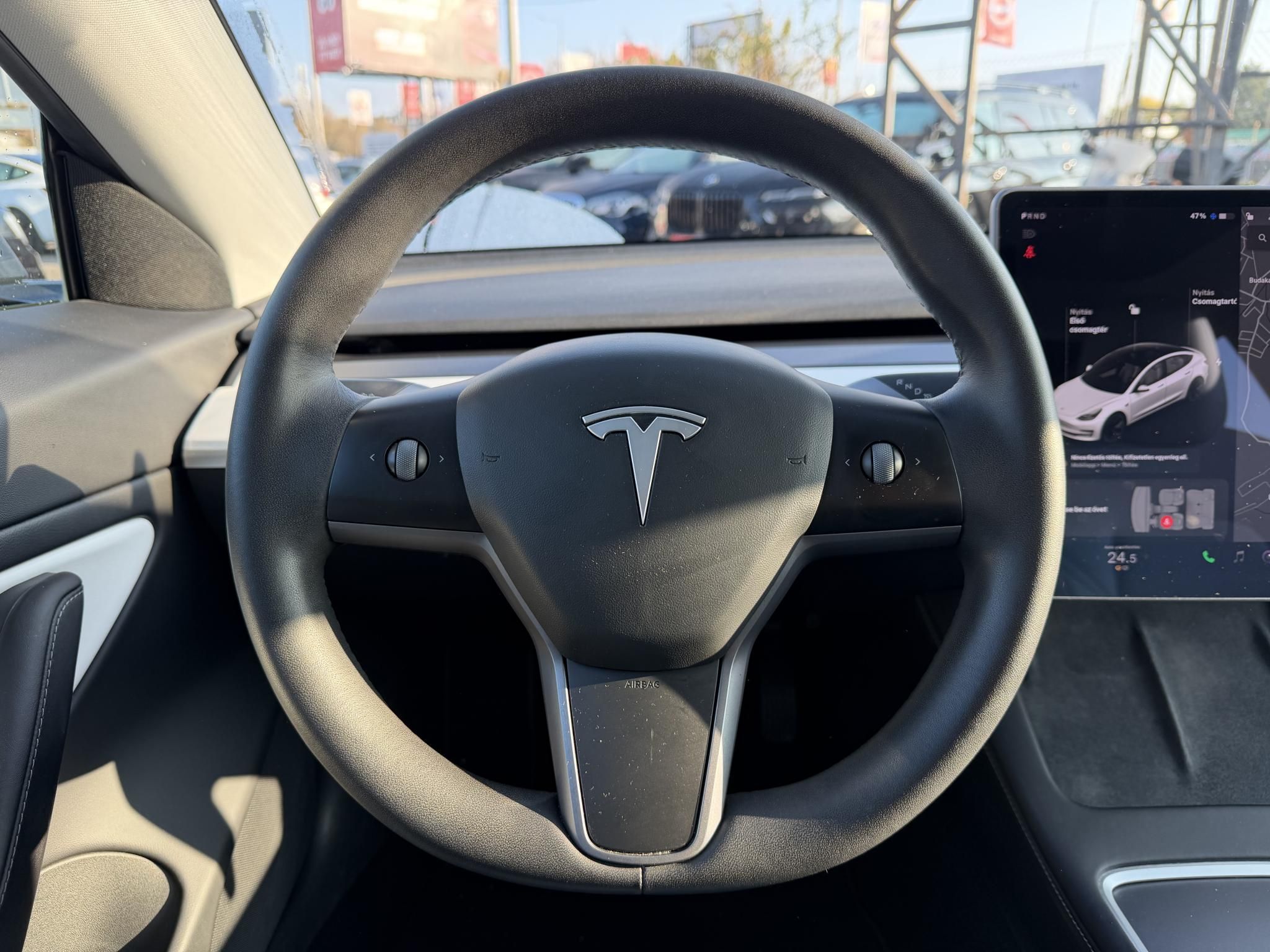 TESLA MODEL 3 Long Range AWD (Automata) FSD. FEHÉR BELSŐ. Perf BOOST. garanciális. hőszivattyú. vonóhorog!