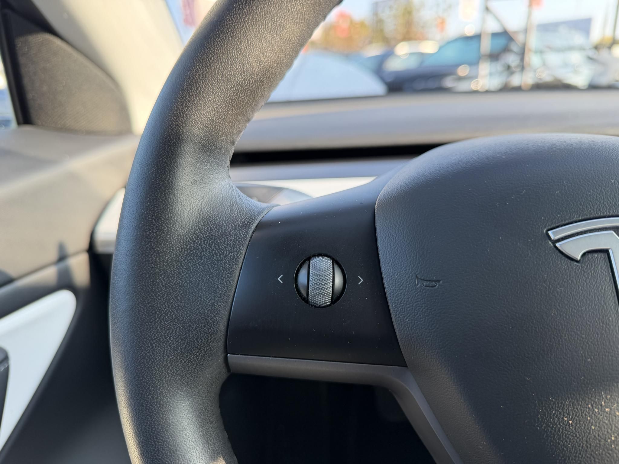 TESLA MODEL 3 Long Range AWD (Automata) FSD. FEHÉR BELSŐ. Perf BOOST. garanciális. hőszivattyú. vonóhorog!