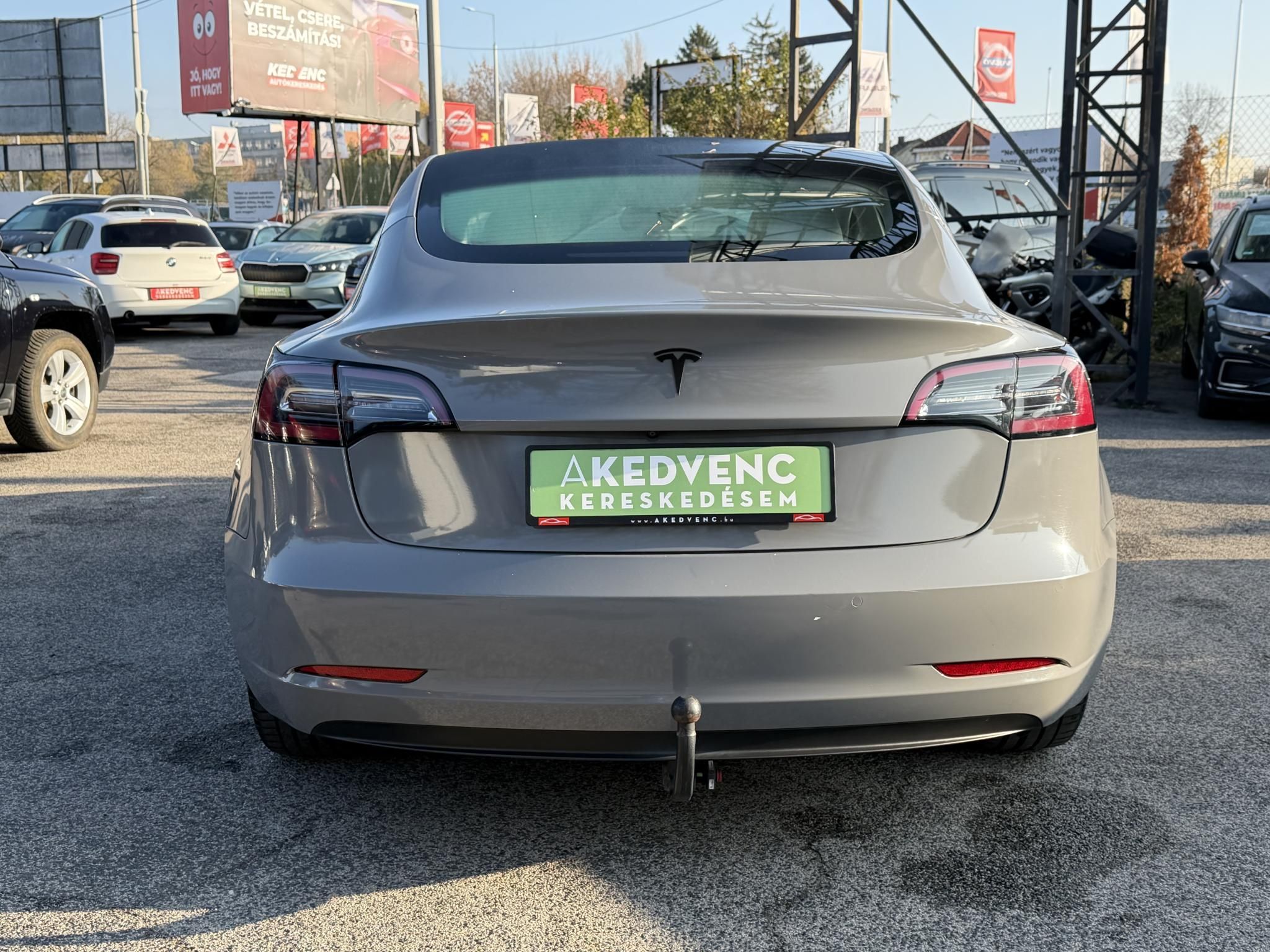 TESLA MODEL 3 Long Range AWD (Automata) FSD. FEHÉR BELSŐ. Perf BOOST. garanciális. hőszivattyú. vonóhorog!