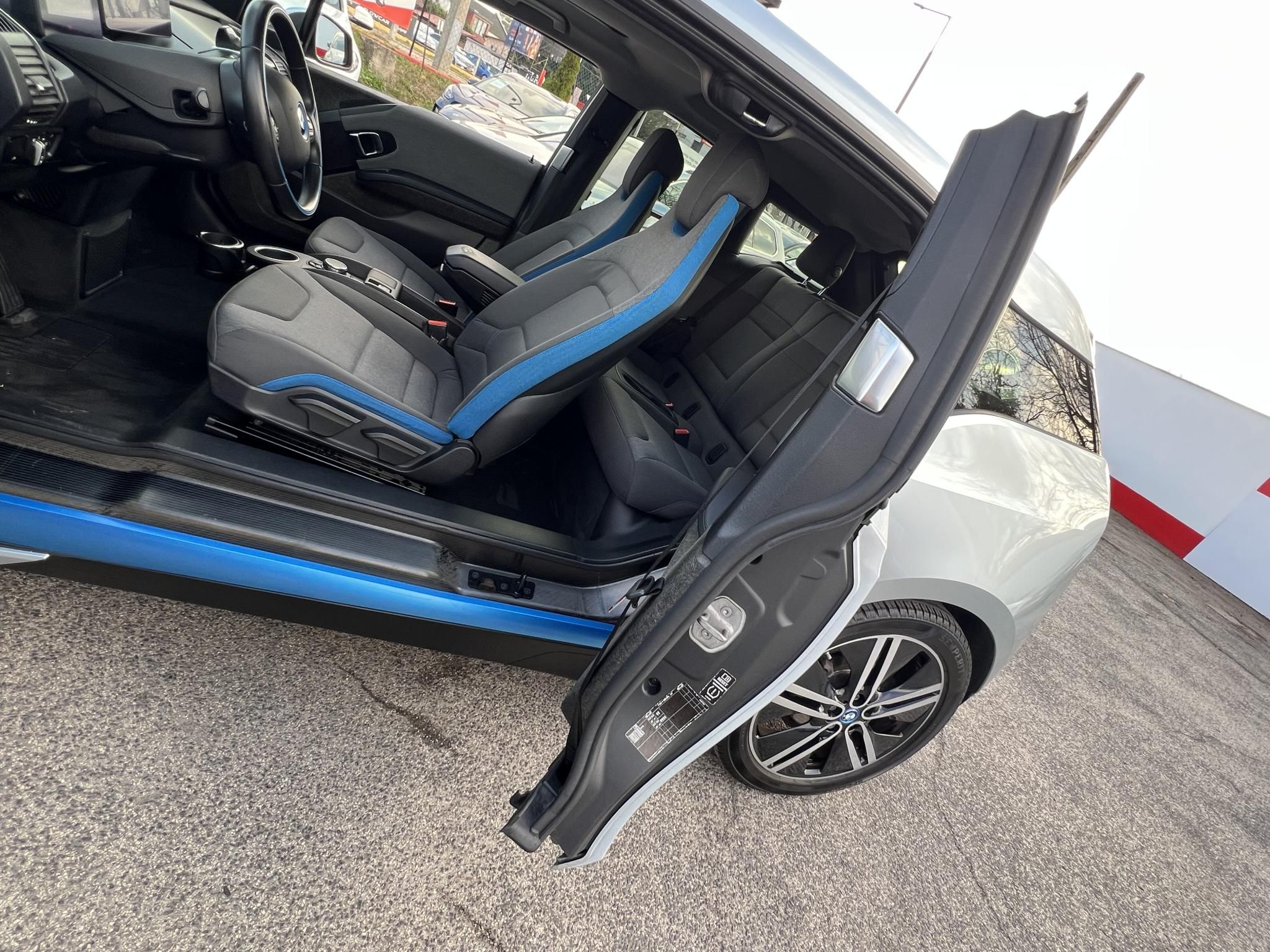BMW I3 REX (Automata) Loft belső Nagy navi Keylessgo Panorámatető Adaptív tempomat!