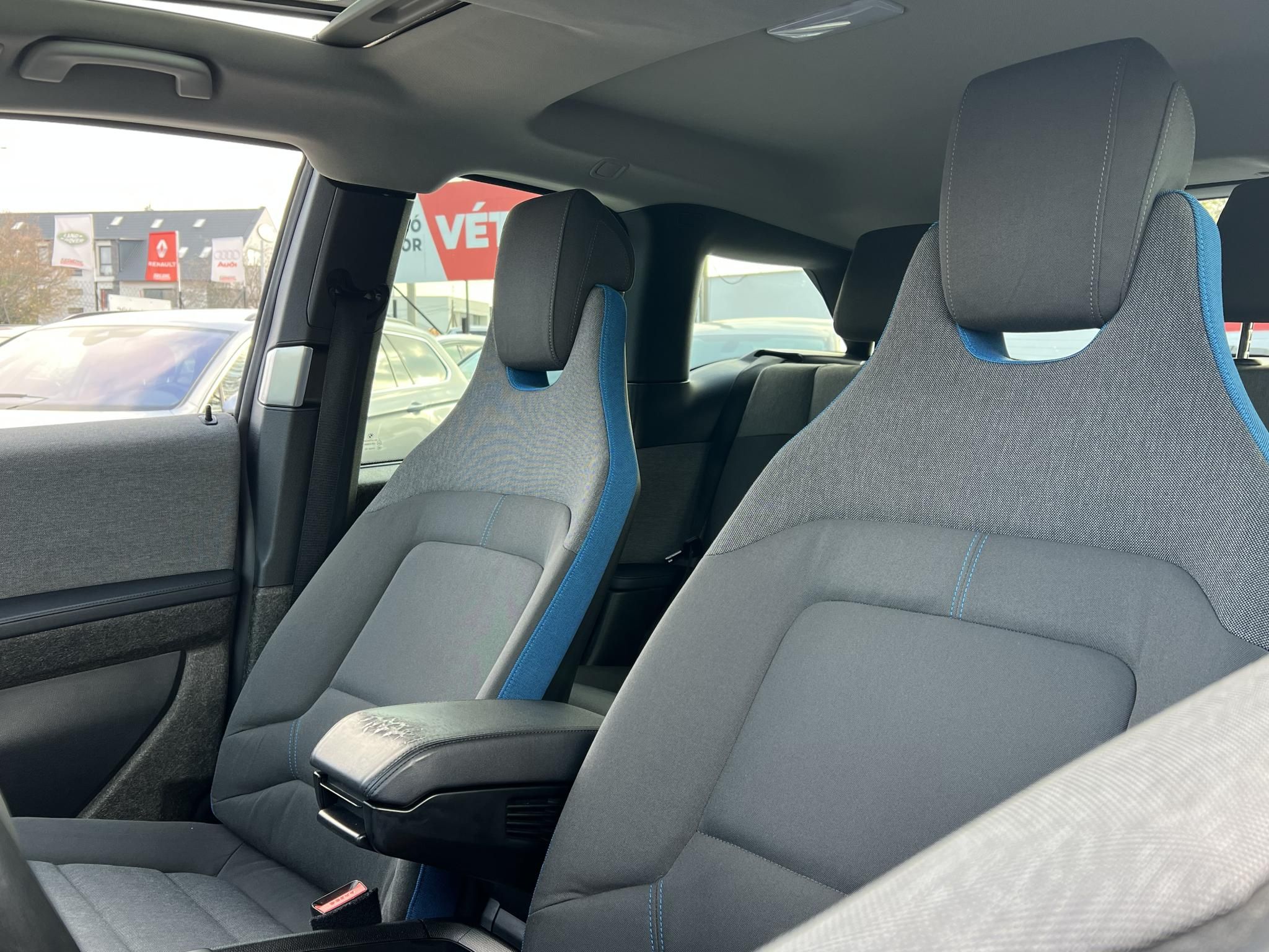 BMW I3 REX (Automata) Loft belső Nagy navi Keylessgo Panorámatető Adaptív tempomat!