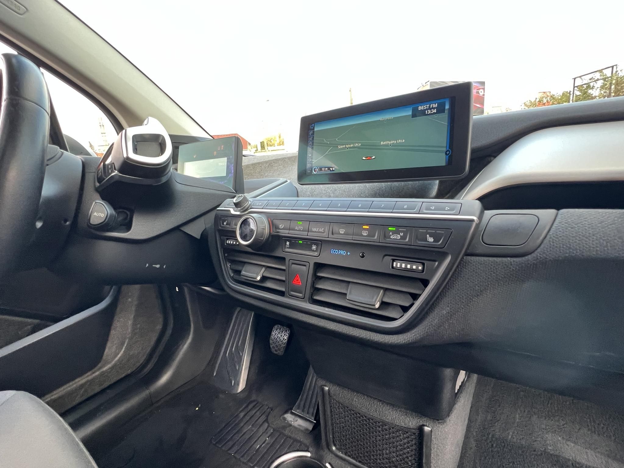 BMW I3 REX (Automata) Loft belső Nagy navi Keylessgo Panorámatető Adaptív tempomat!
