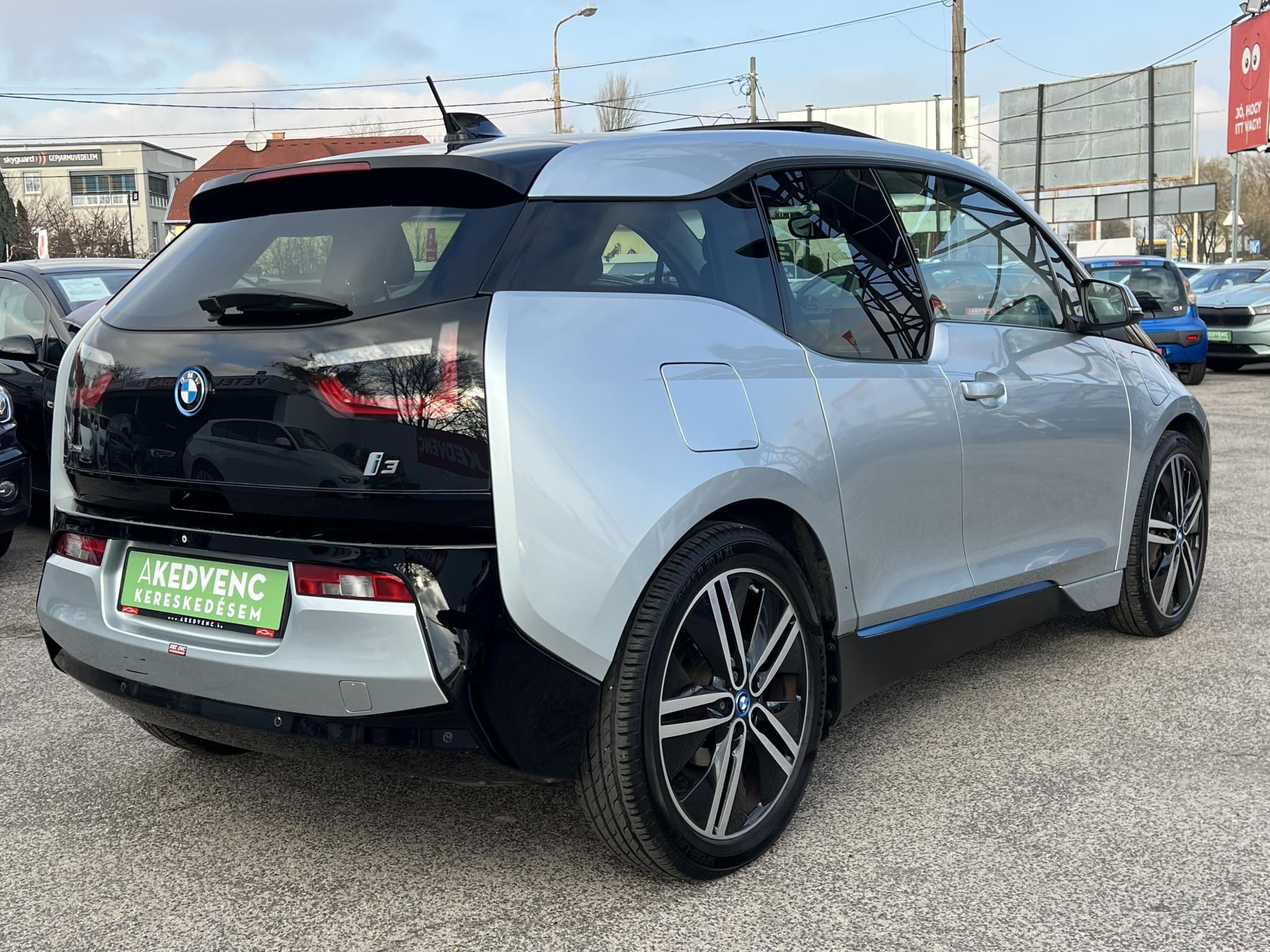 BMW I3 REX (Automata) Loft belső Nagy navi Keylessgo Panorámatető Adaptív tempomat!