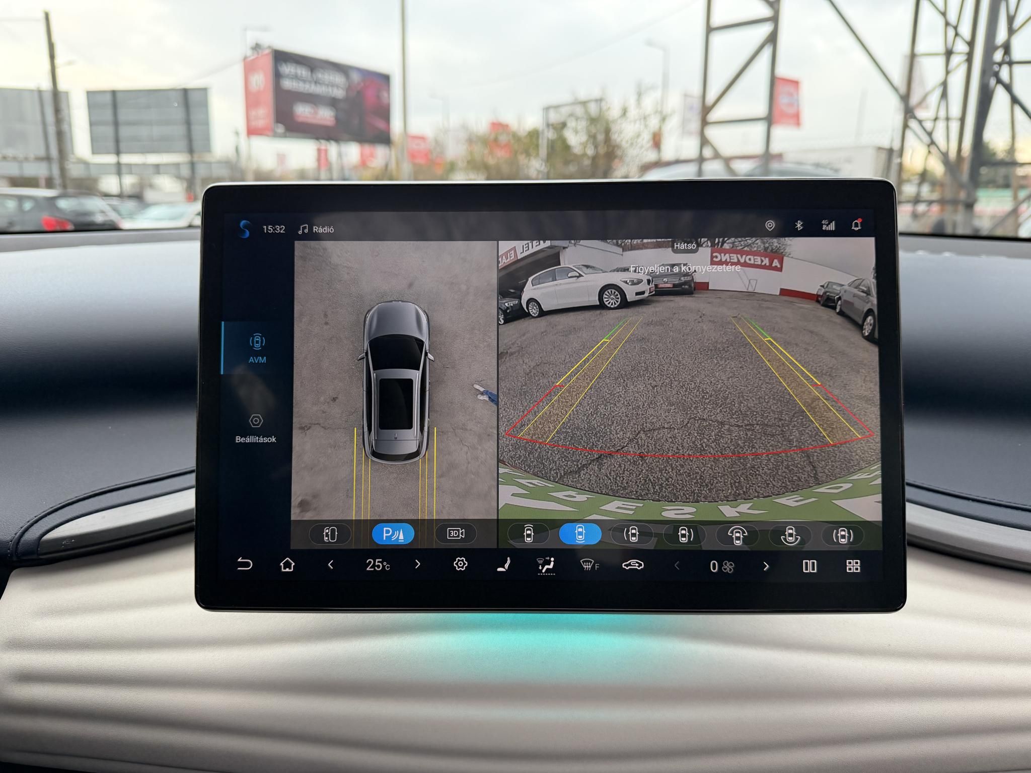 BYD ATTO 3 Design 60,4kWh M.o.-i. 1.tul. LFP. garanciális. panorámatető. világos belső!