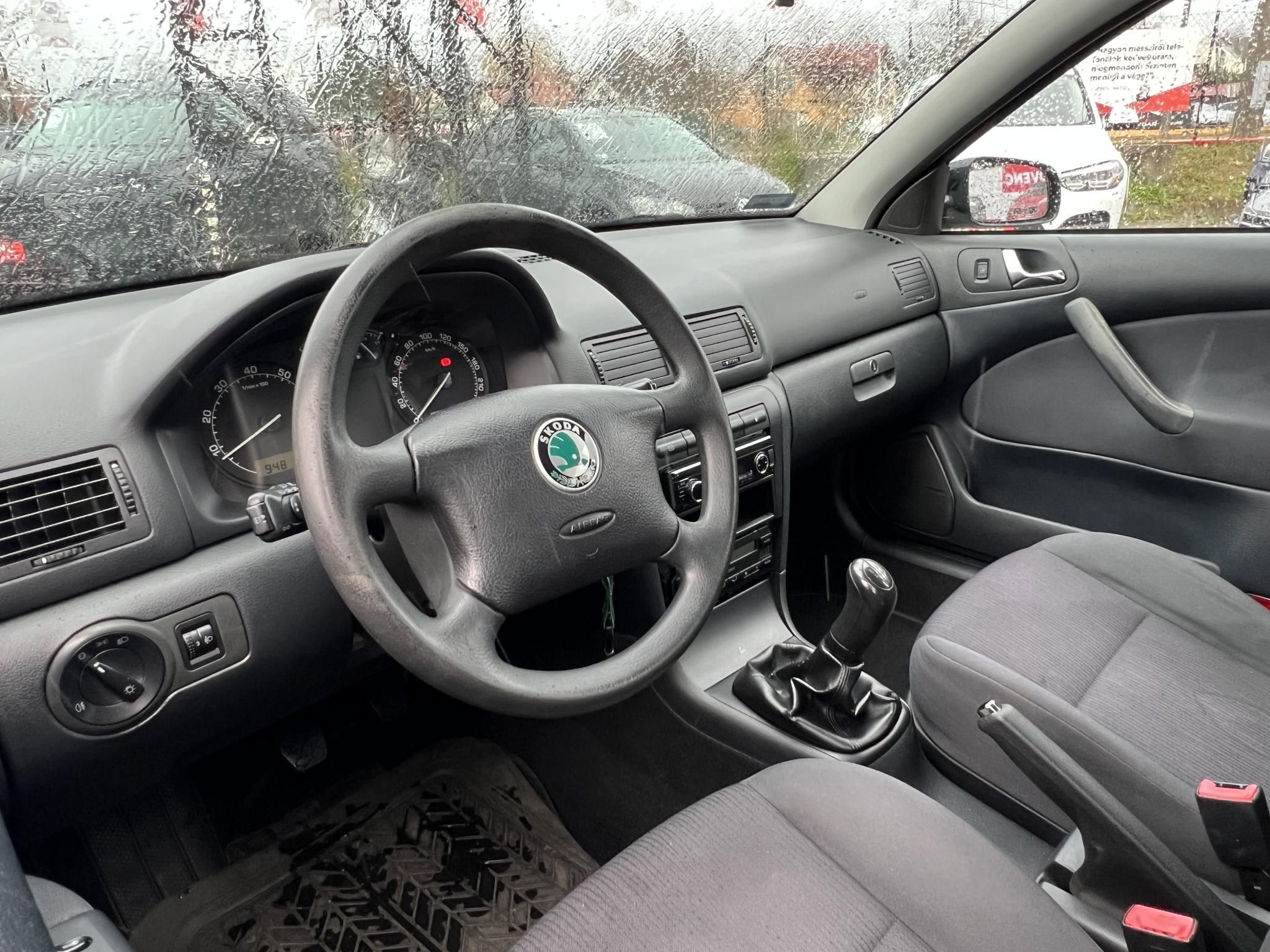 SKODA OCTAVIA Combi 1.6 Classic Klíma Vonóhororg City szervó!