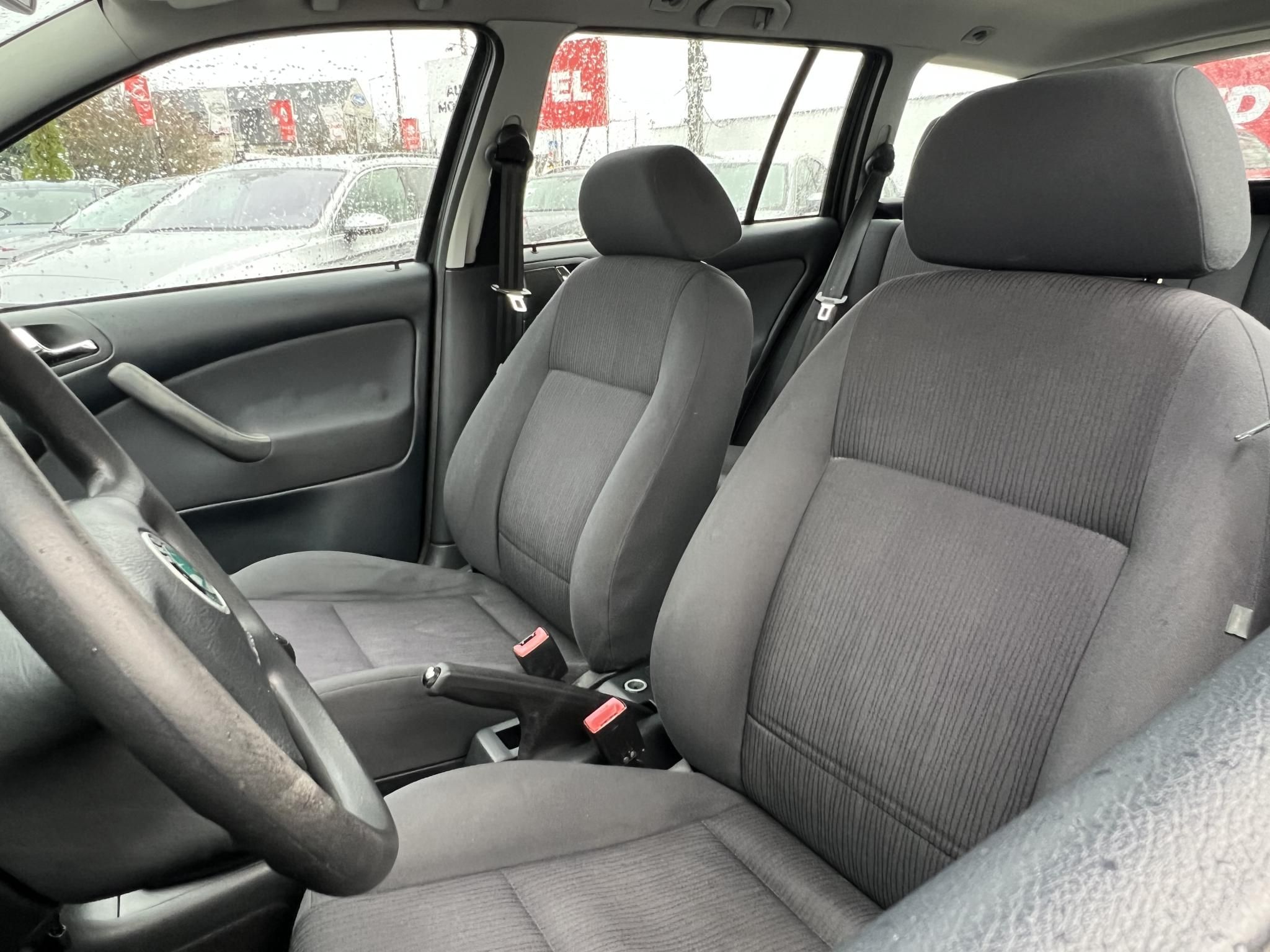 SKODA OCTAVIA Combi 1.6 Classic Klíma Vonóhororg City szervó!