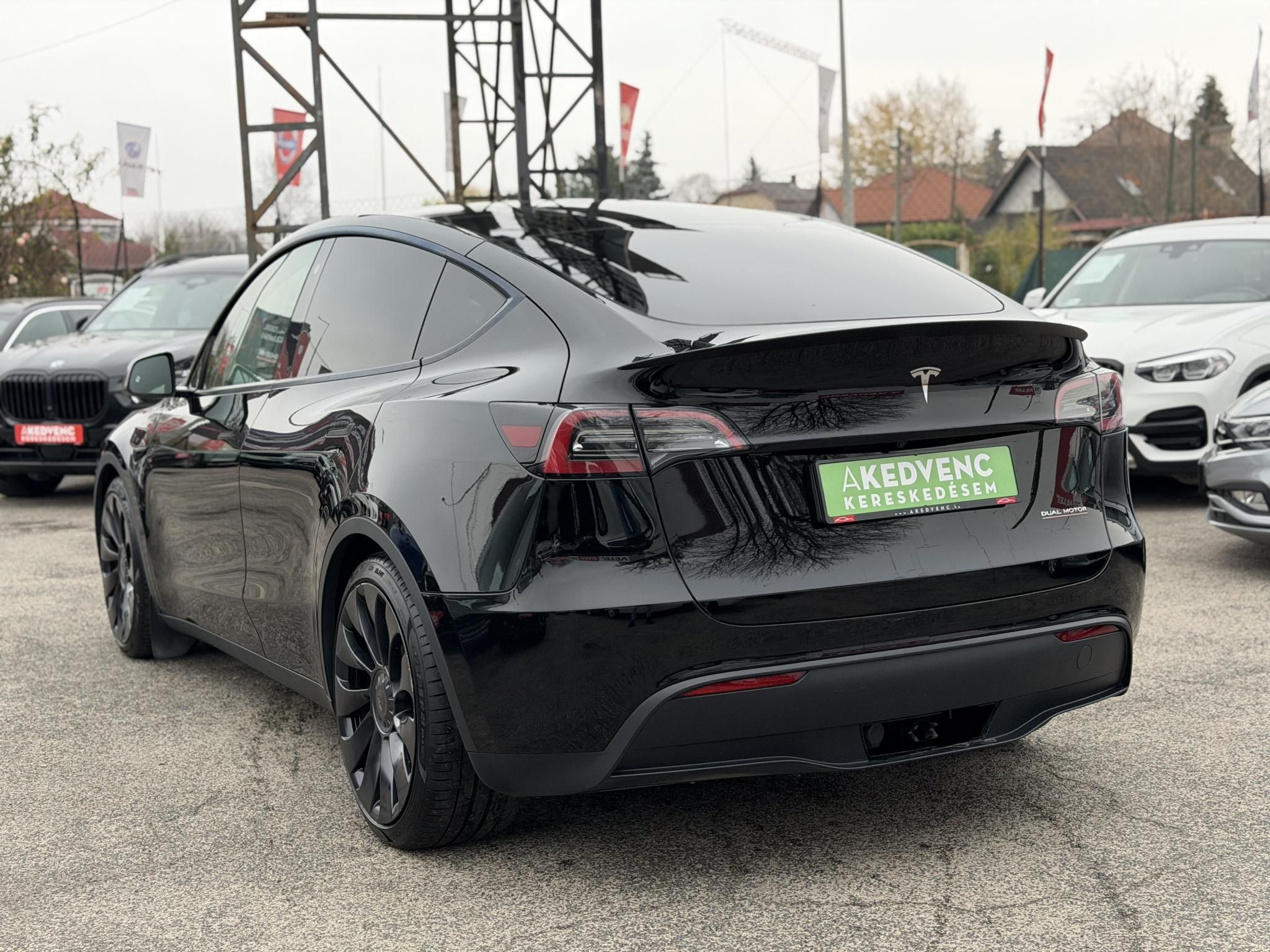 TESLA MODEL Y Performance AWD (Automata) 49e km. ÁFÁS! AMD Ryzen. garanciális. premium hifi. vonóhorog!