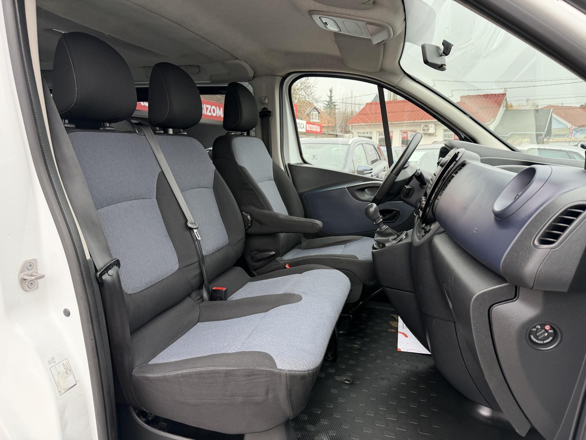OPEL VIVARO 1.6 CDTI L1H1 2.7t Start-Stop Euro 6 (9 személyes) M.o.-i. 1.tul. Tempomat Klíma Tolatóradar