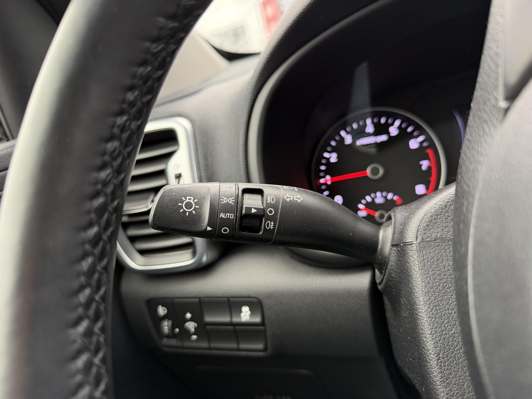 KIA SPORTAGE 1.6 GDI Gold 83e km. M.o.-i. 1.tul. Márkaszervizelt!