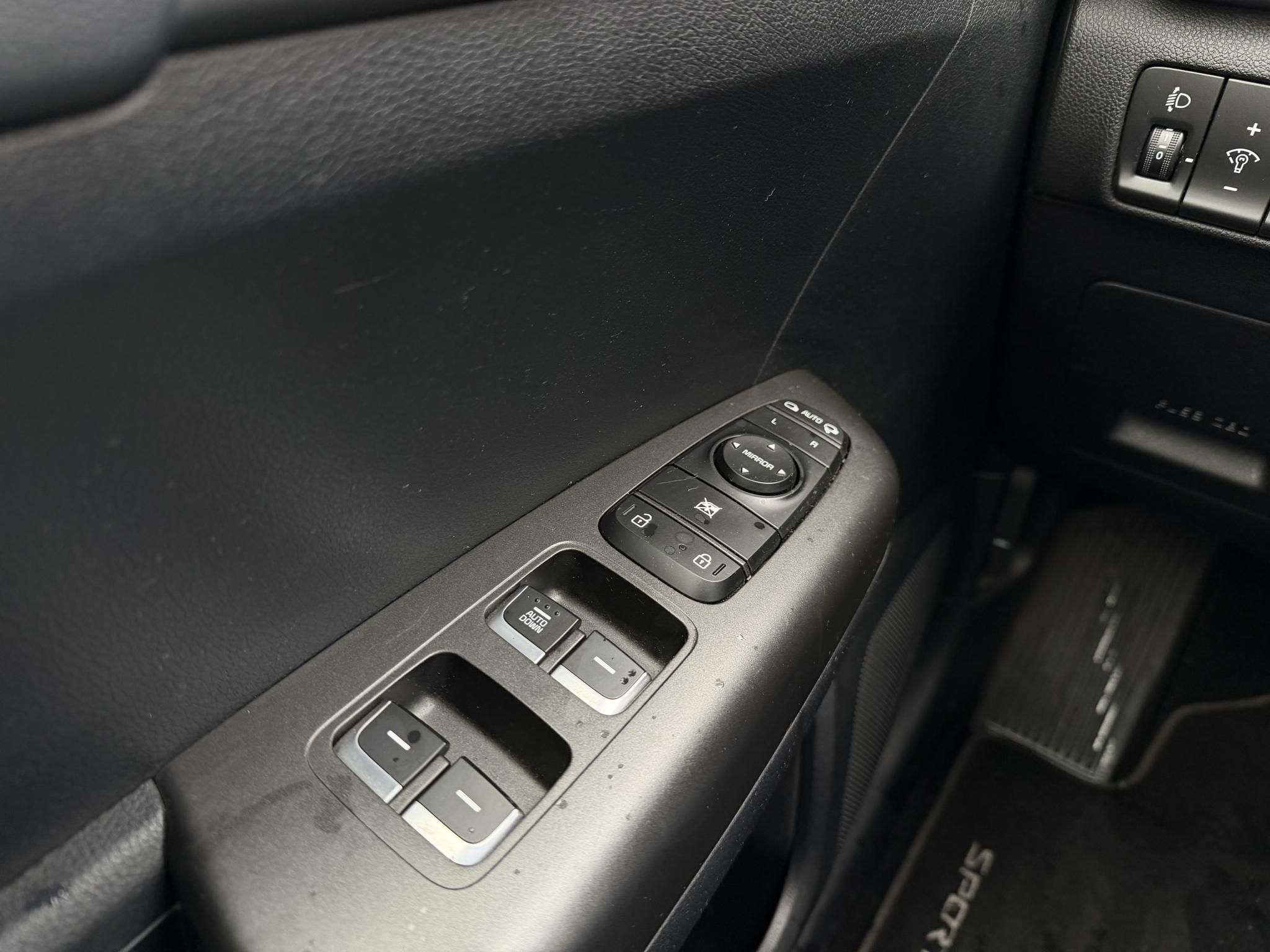 KIA SPORTAGE 1.6 GDI Gold 83e km. M.o.-i. 1.tul. Márkaszervizelt!