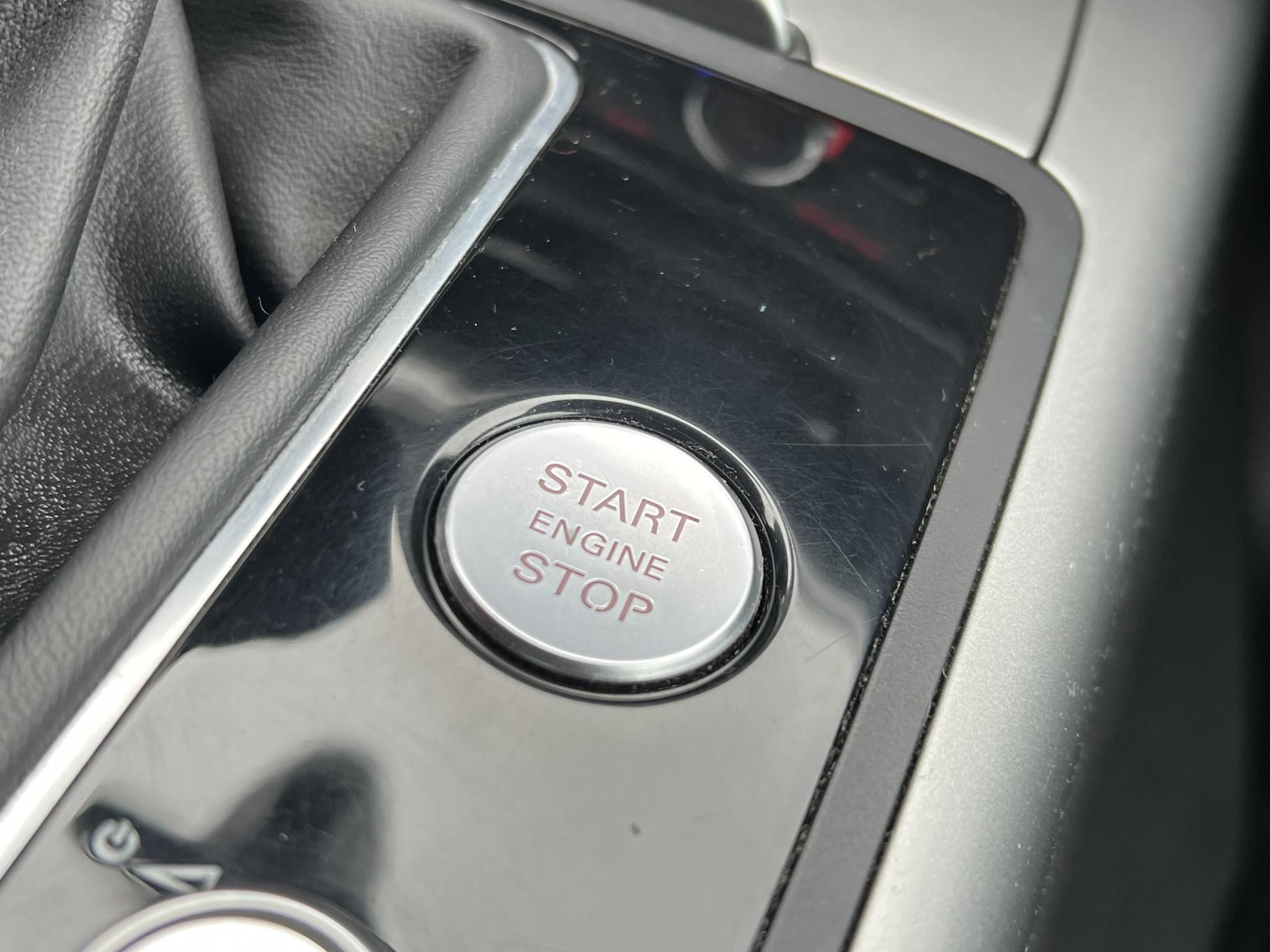 AUDI A6 Avant 2.0 TFSI multitronic ACC Xenon Navi Memória Kamera Vezetett szervizkönyv!