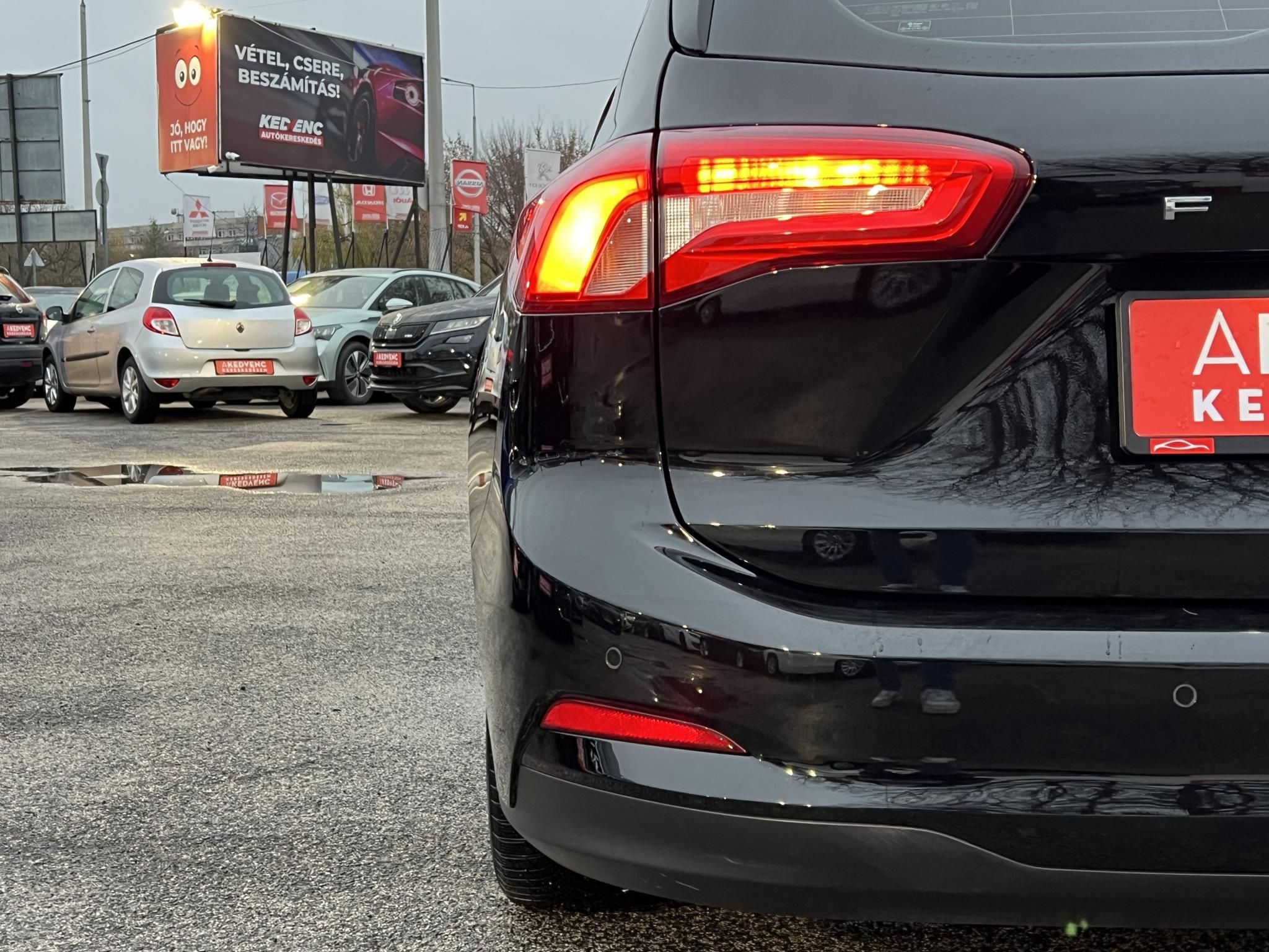 FORD FOCUS 1.0 EcoBoost Connected M.o.-i. 1.tul. Márkaszervizelt! Carplay