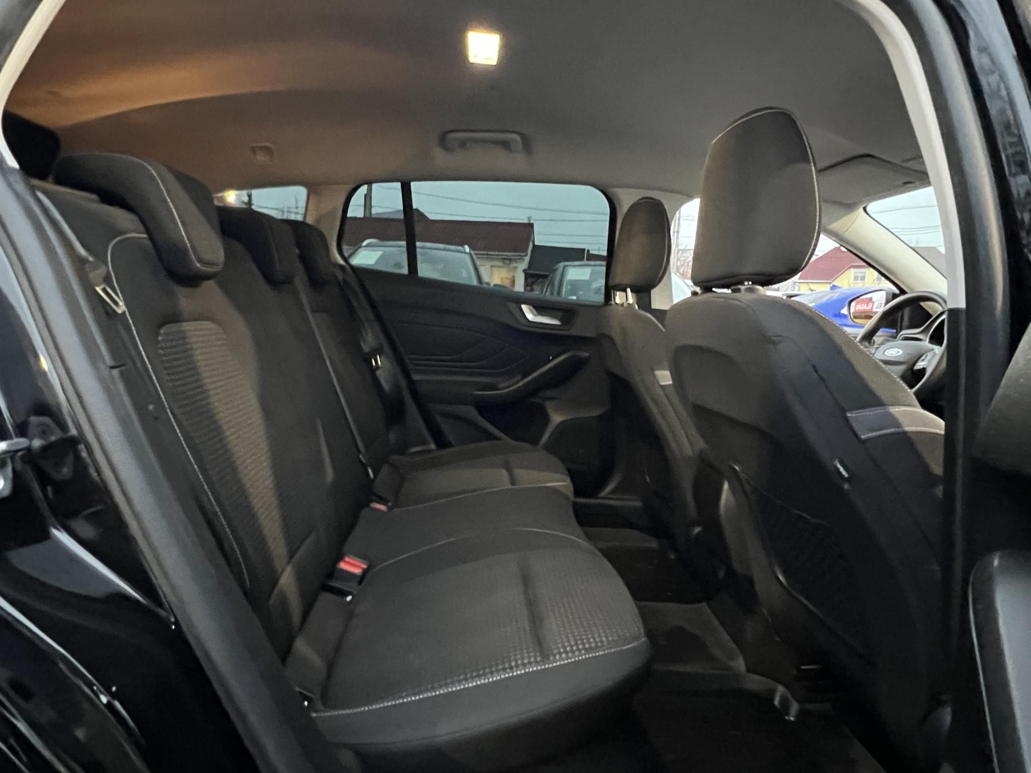 FORD FOCUS 1.0 EcoBoost Connected M.o.-i. 1.tul. Márkaszervizelt! Carplay