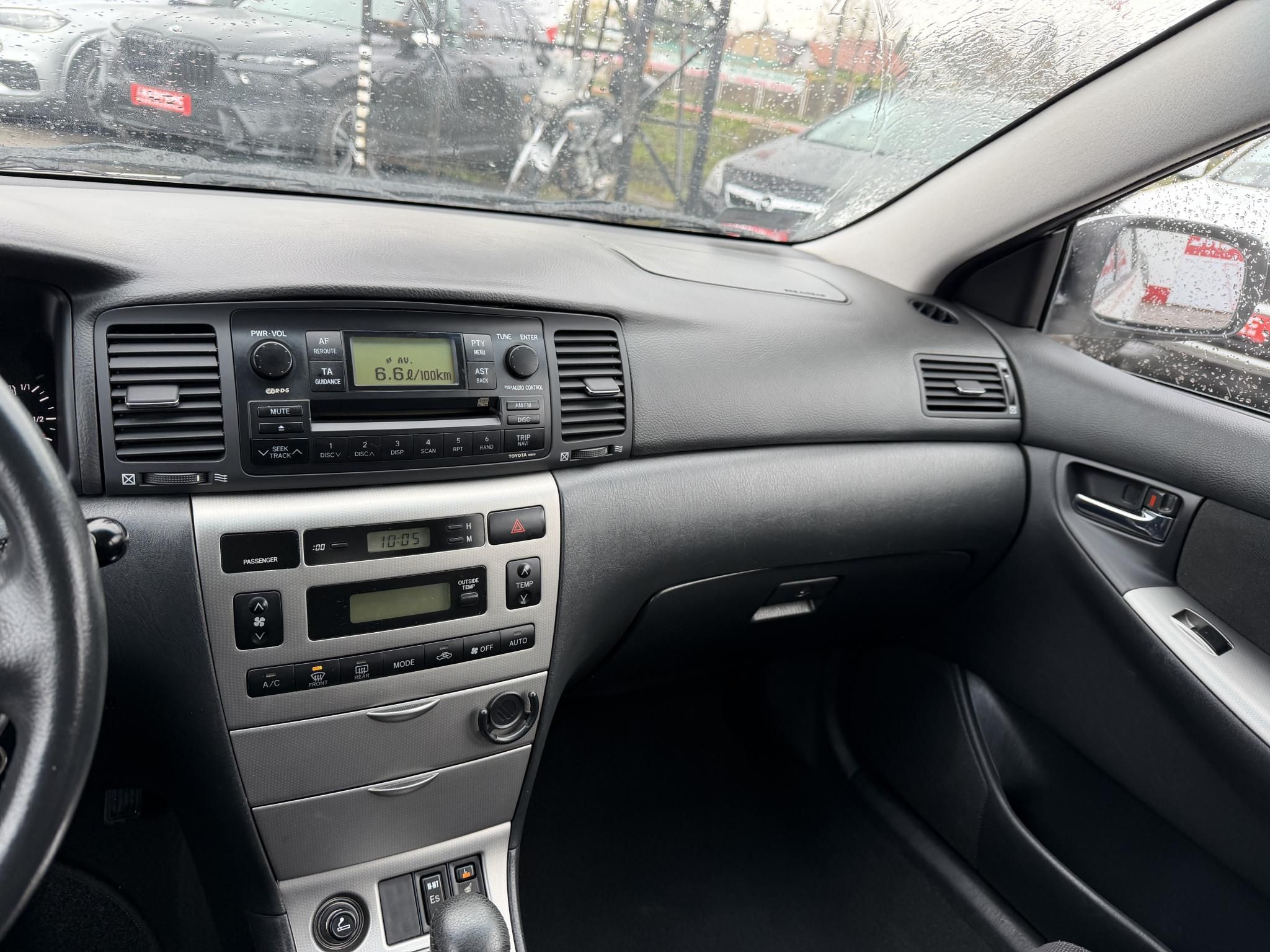 TOYOTA COROLLA 1.4 D-4D Sol Plus M-MT 163e km. Digitklíma Tolatóradar Ülésfűtés