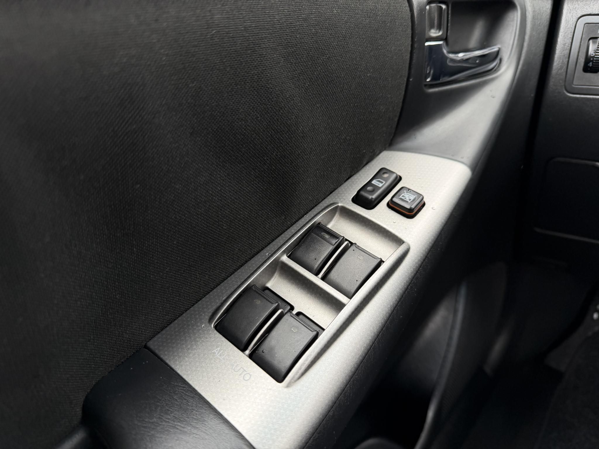 TOYOTA COROLLA 1.4 D-4D Sol Plus M-MT 163e km. Digitklíma Tolatóradar Ülésfűtés