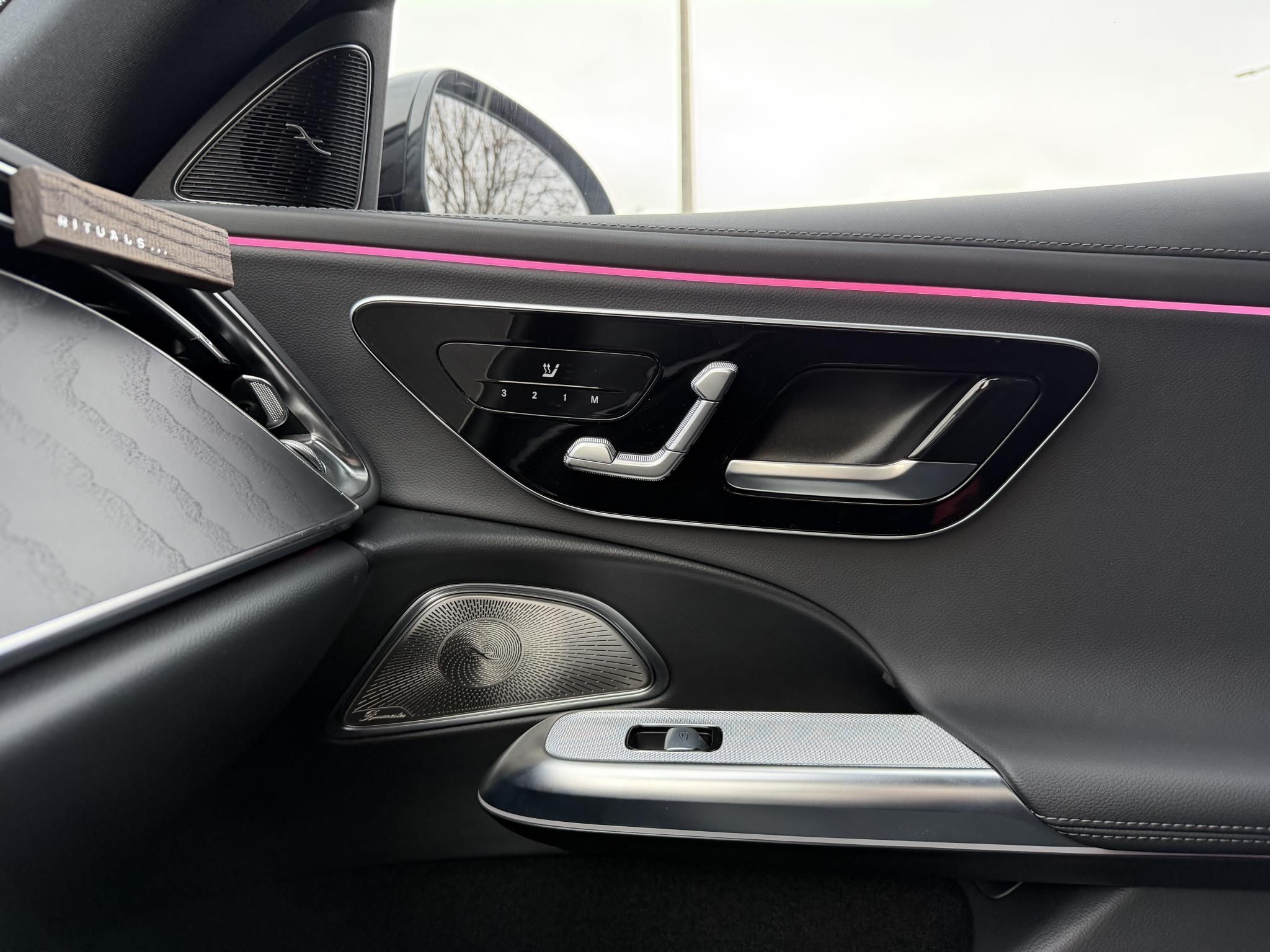 MERCEDES-BENZ E 300 de 9G-TRONIC Plug-in hybrid AMG csomag. ÁFÁS! 4D Burmester hifi!