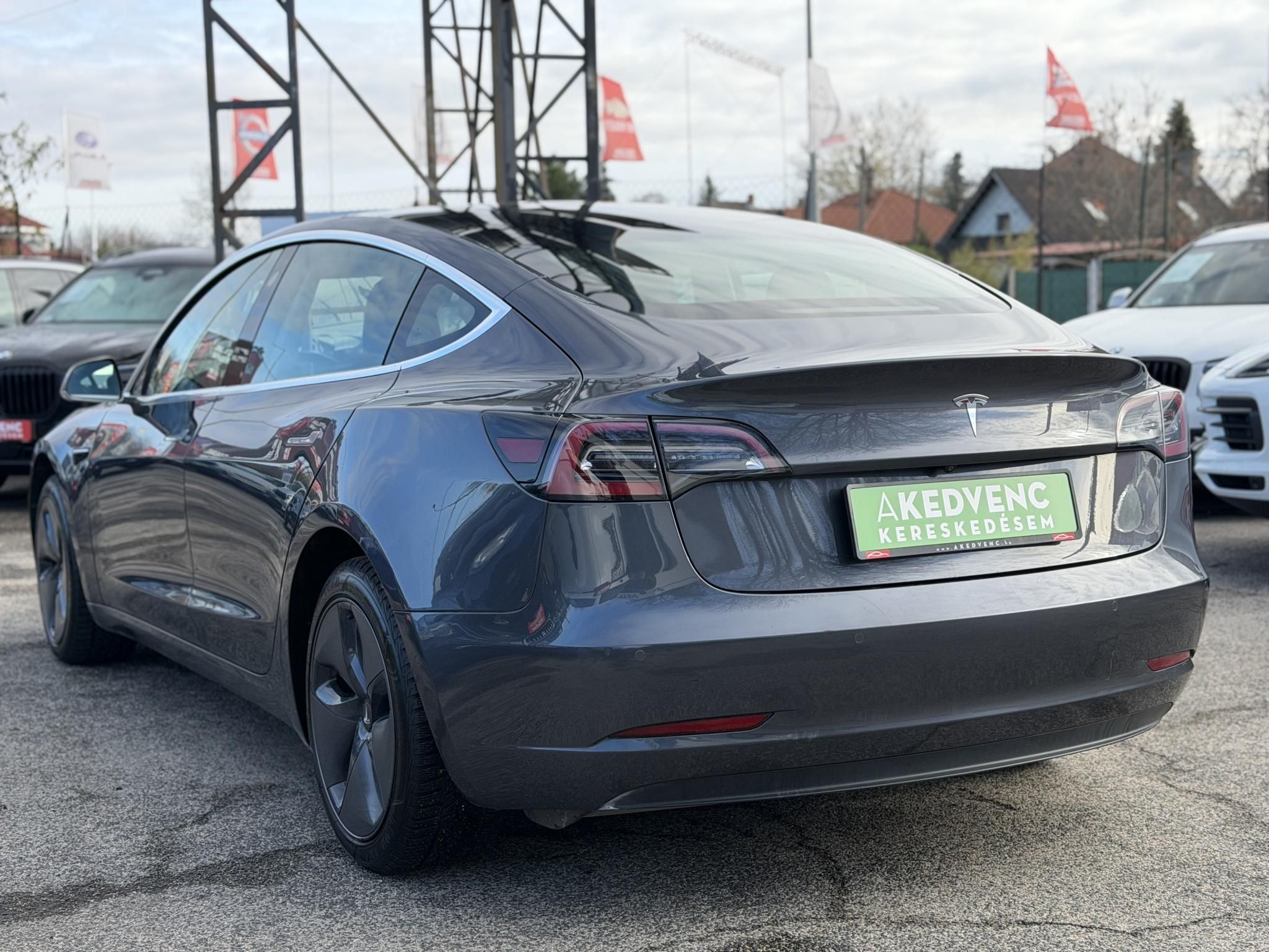 TESLA MODEL 3 Standard Range Plus Aut
