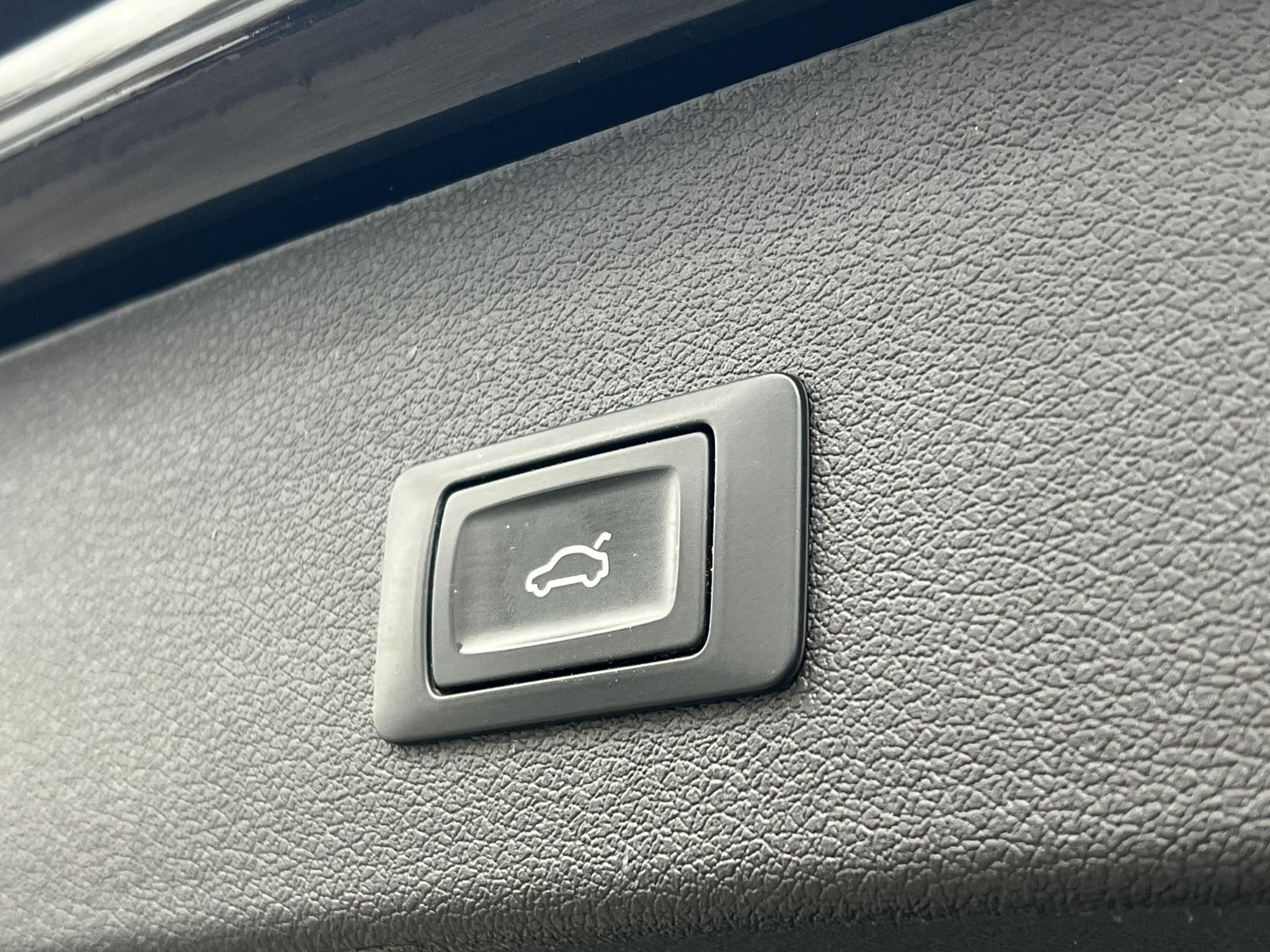 AUDI Q5 SQ5 3.0 TDI quattro Tiptronic ic Xenon Panorámatető Távtartó Navi Kamera Memória Ülésfűtés Vonóhorog