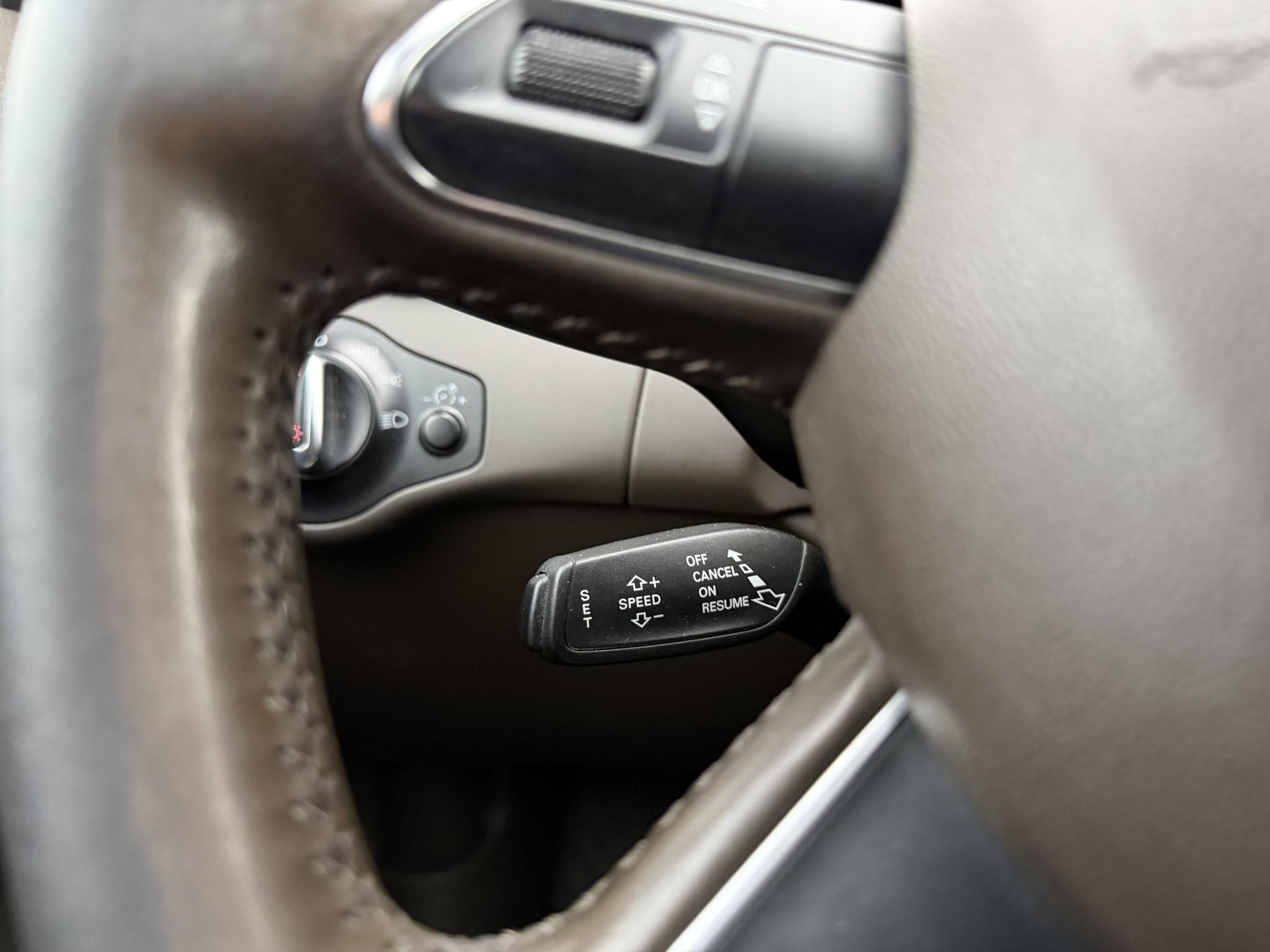 AUDI A4 2.0 TDI multitronic Magyarországi Napfénytető Xenon Üléshűtés PDC Téli-nyári kerék!