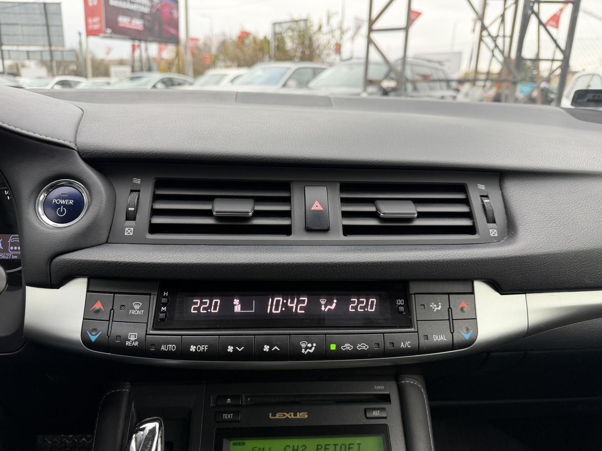 LEXUS CT 200h Comfort (Automata) 125e km. LED Tempomat Kamera Ülésfűtés Digitklíma