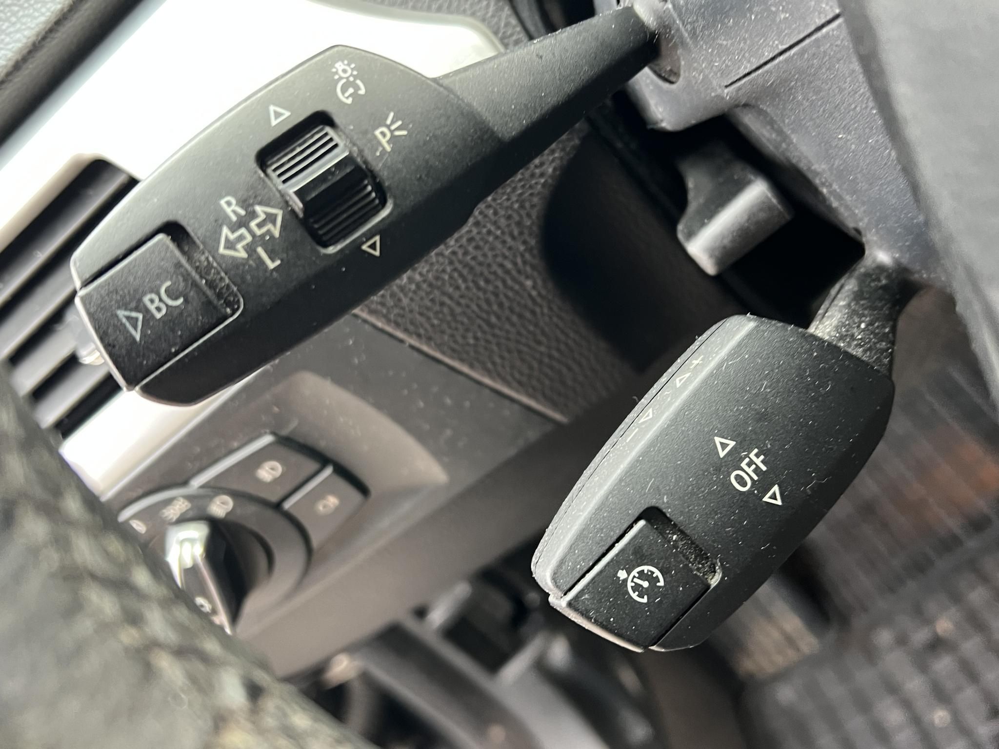 BMW 320d (Automata) Xenon Tempomat Digitklíma Multikormány