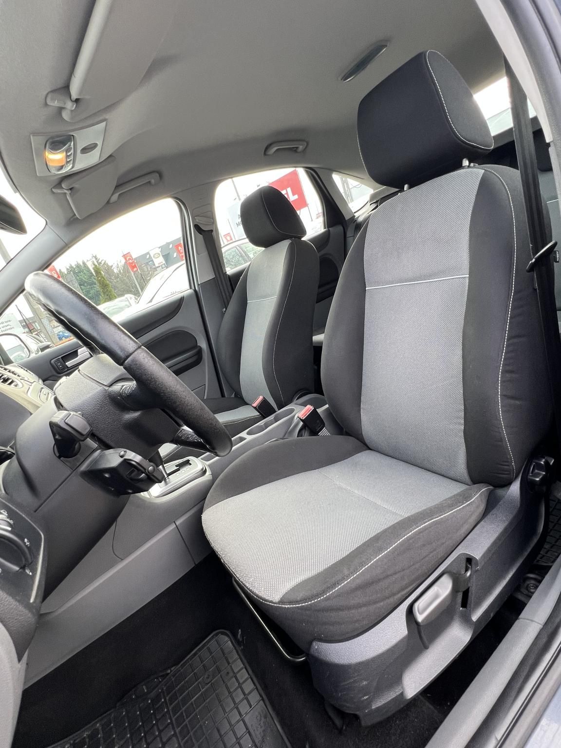 FORD FOCUS 1.6 Ghia (Automata) Klíma Tempomat City szervó Téli/nyári garnitúra!