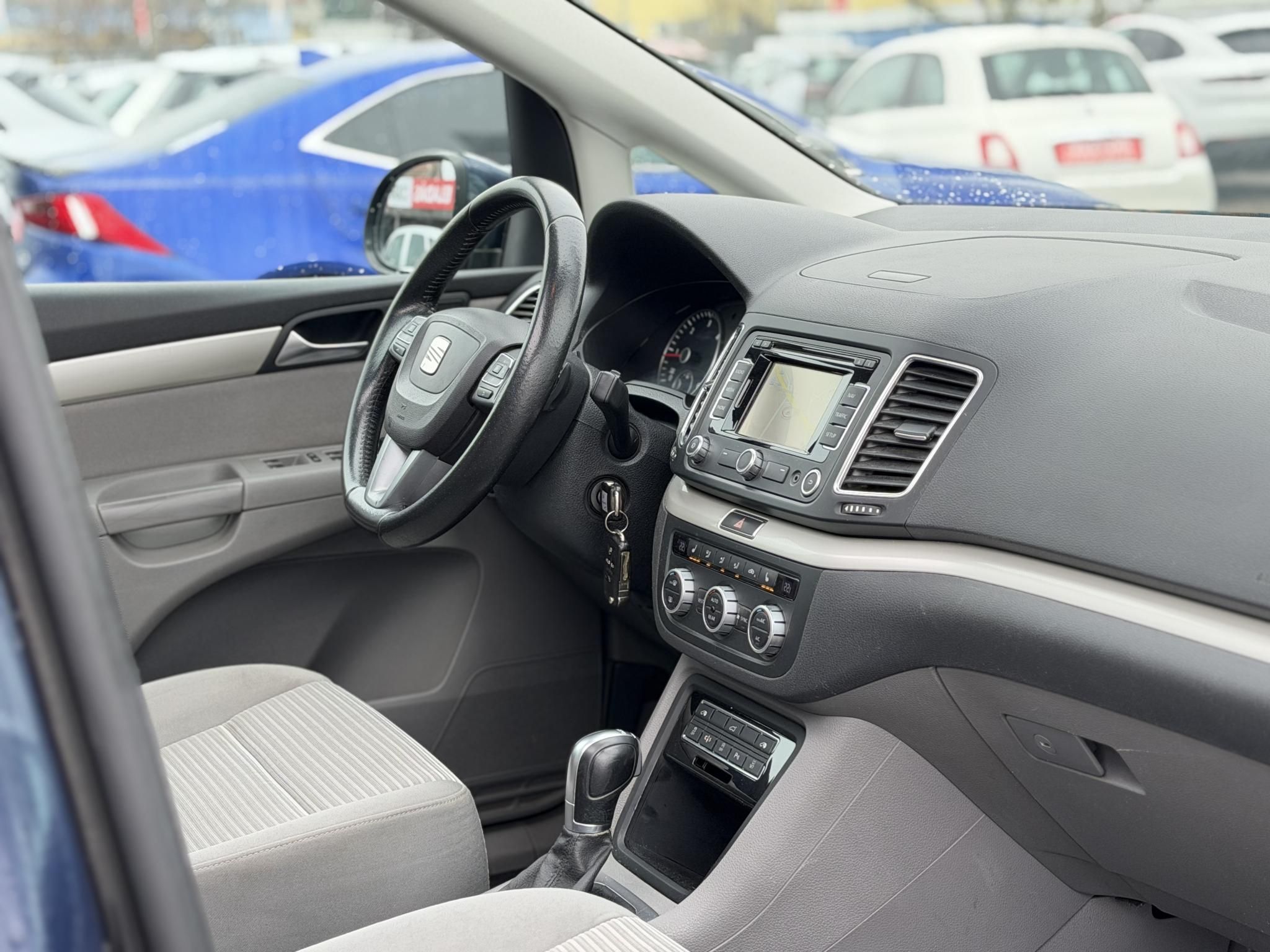 SEAT ALHAMBRA 2.0 CR TDI Style DSG [7 személy] Panorámatető Ülésfűtés Adaptív futómű Világos belső Frissen szervizelt!