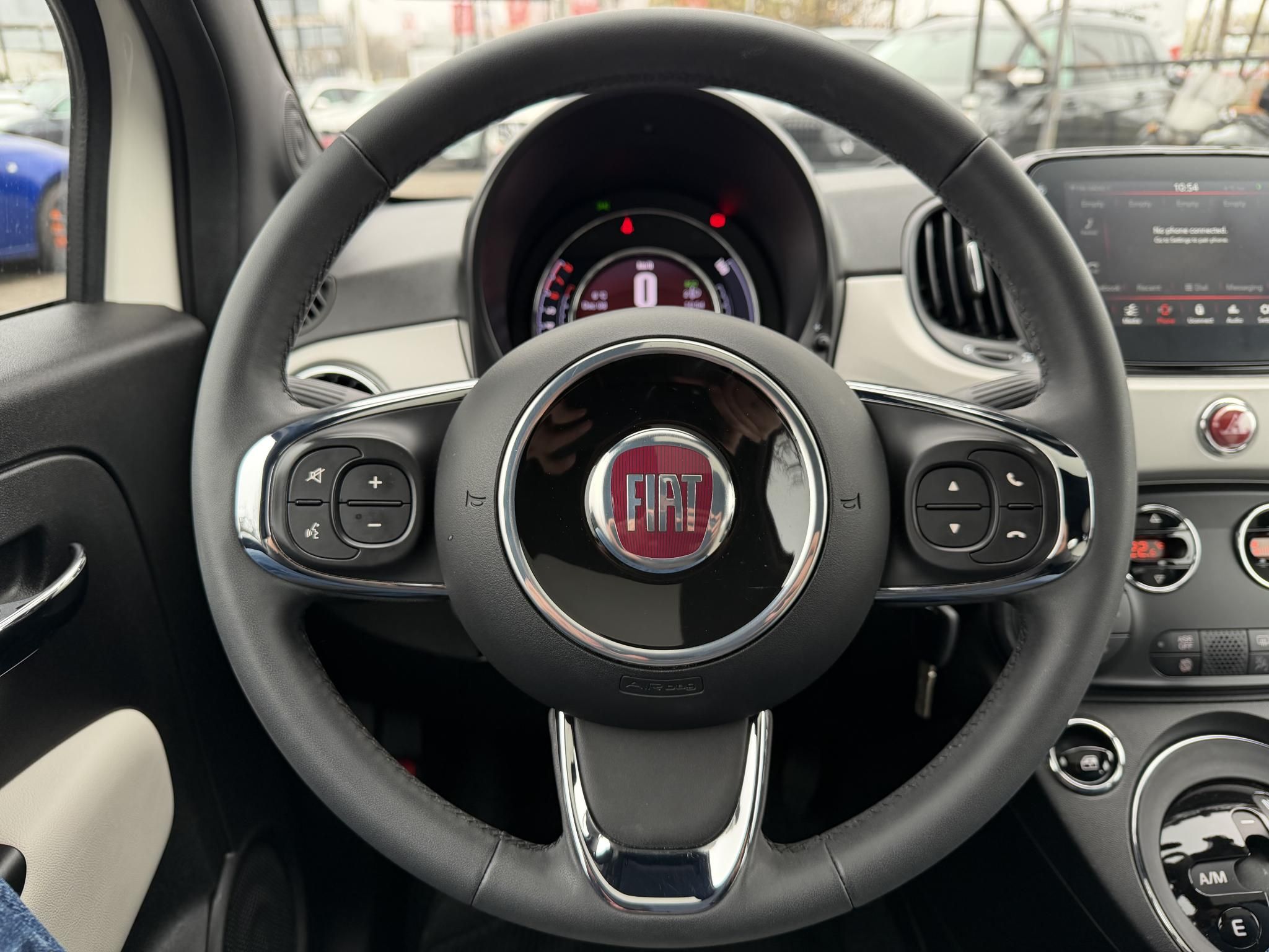 FIAT 500 1.2 8V Star Dualogic 12e km. Magyarországi Panorámatető Téli-nyári kerék Újszerű állapot!