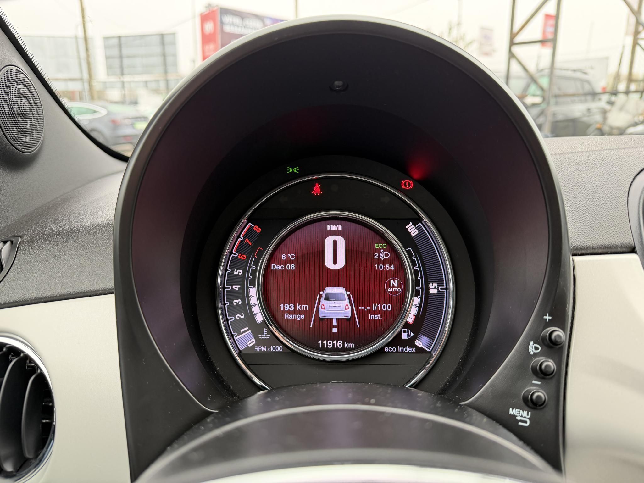 FIAT 500 1.2 8V Star Dualogic 12e km. Magyarországi Panorámatető Téli-nyári kerék Újszerű állapot!