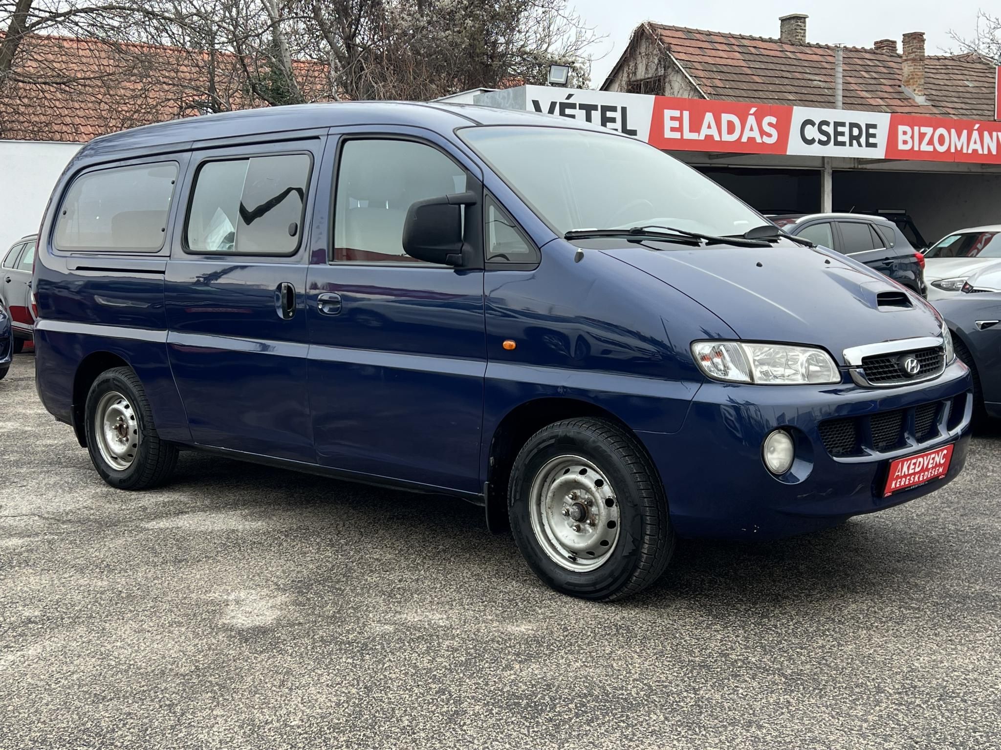 HYUNDAI H-1 2.5 CRDI (9 személyes )