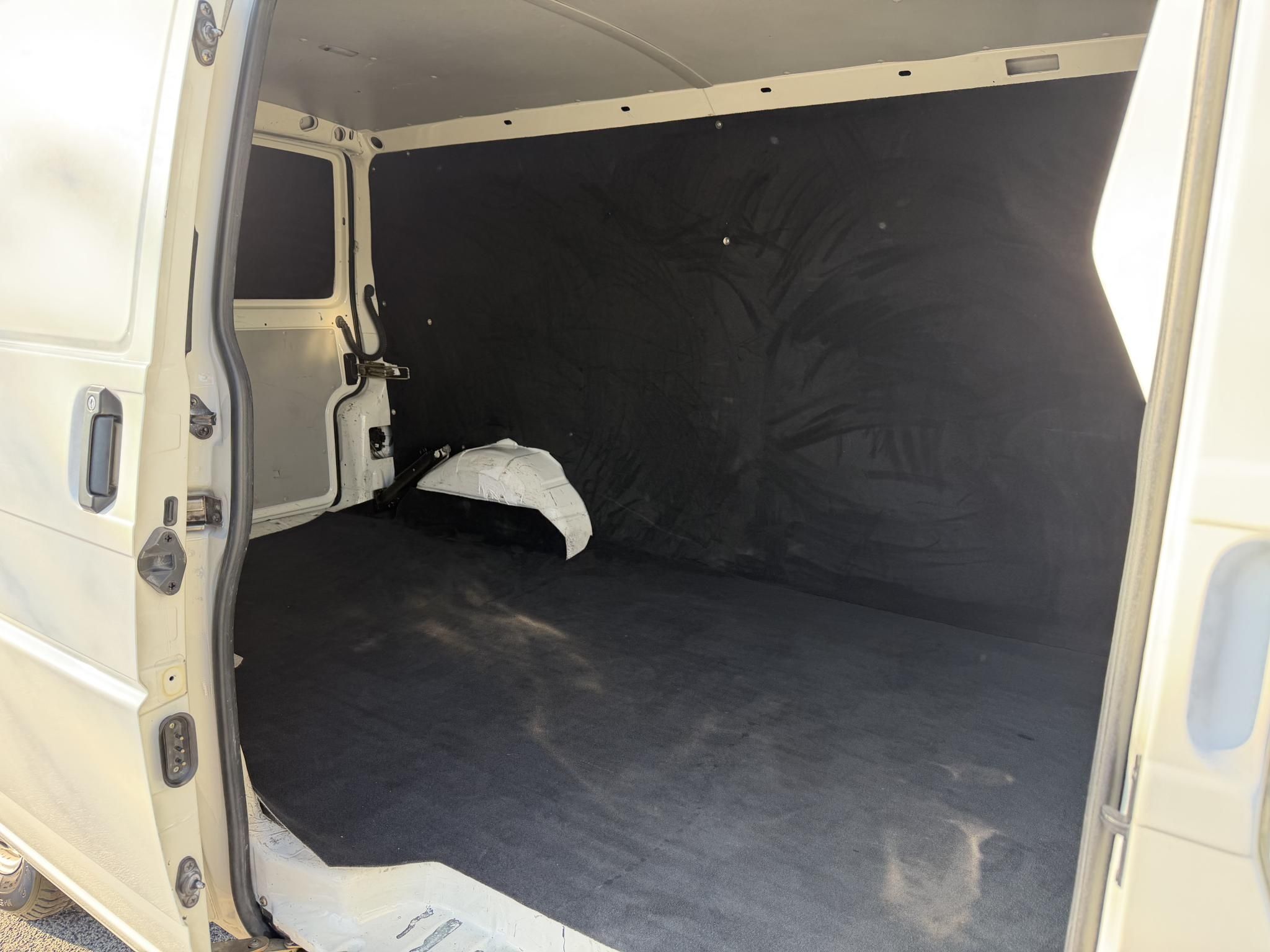 VOLKSWAGEN TRANSPORTER T4 2.5 7DH 1Y2 Hosszú. klímás. kitűnő állapotban!