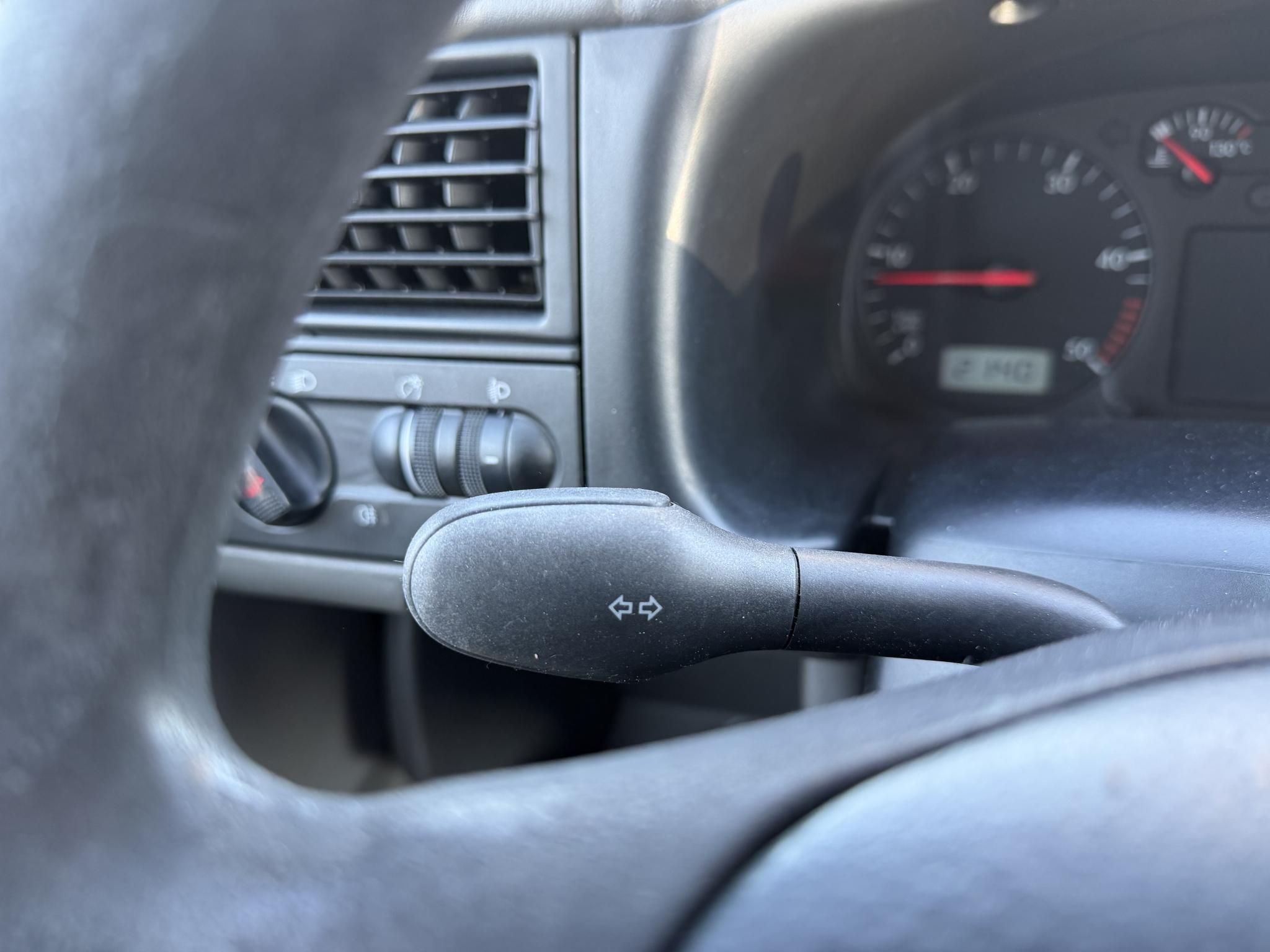 VOLKSWAGEN TRANSPORTER T4 2.5 7DH 1Y2 Hosszú. klímás. kitűnő állapotban!