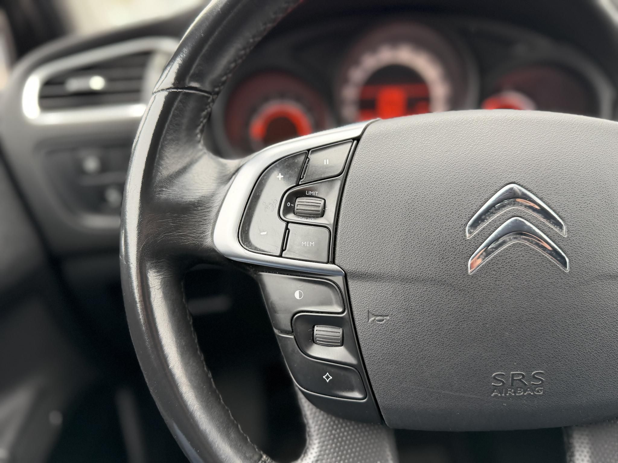 CITROEN C4 1.6 e-HDi Exclusive Masszázs ülés. Kitűnő állapot. Friss műszaki vizsga. Téli-nyári gumi!