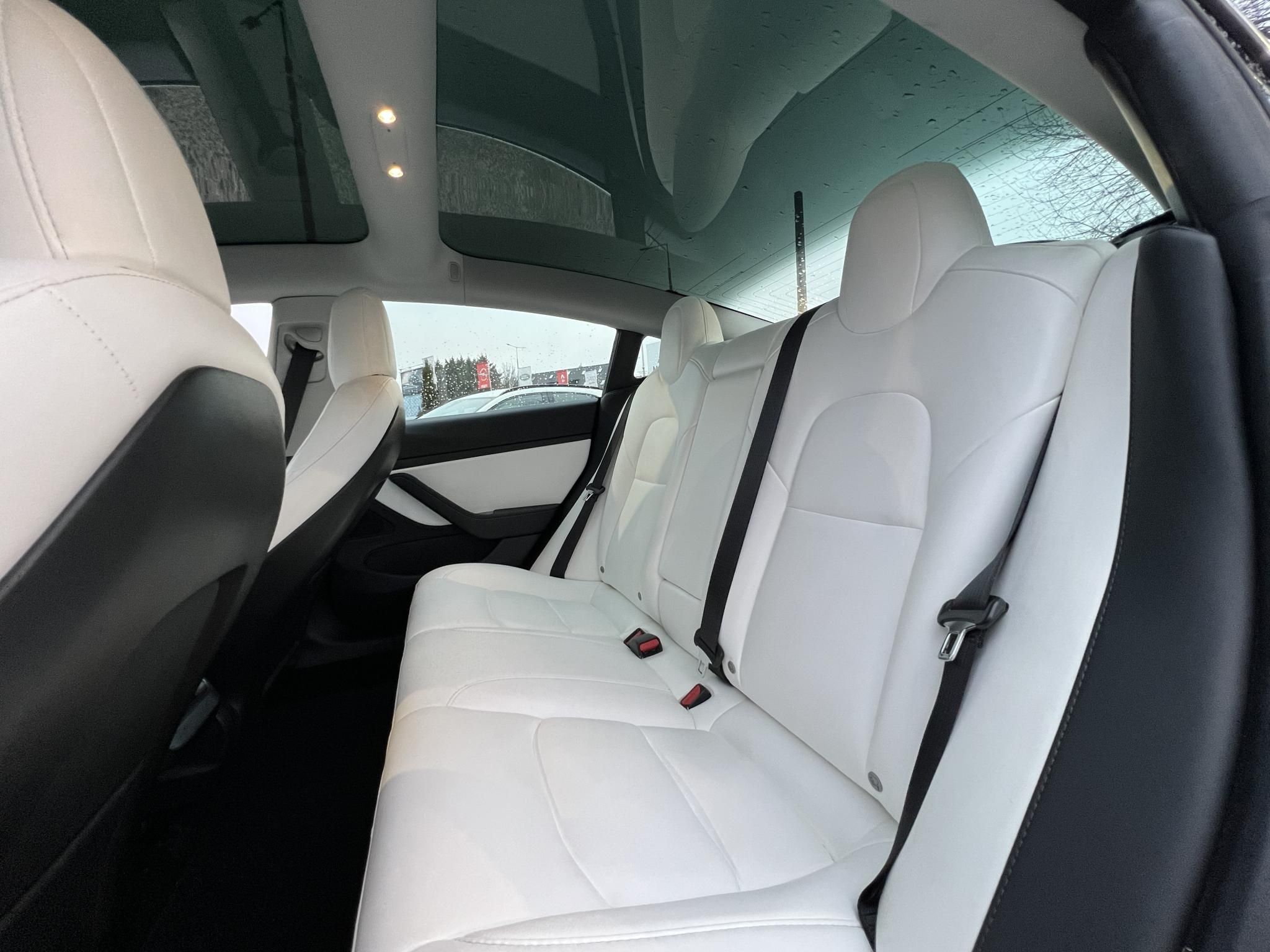 TESLA MODEL 3 Long Range AWD (Automata) 84e km. MAGYAR RENDSZÁMOS. GARANCIÁLIS. FEHÉR BELSŐ!