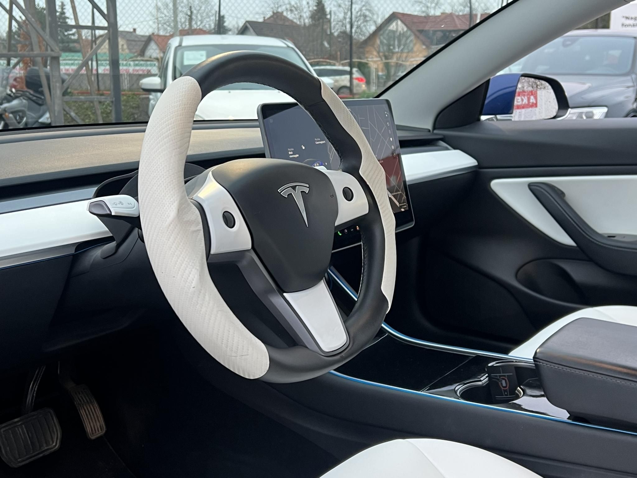 TESLA MODEL 3 Long Range AWD (Automata) 84e km. MAGYAR RENDSZÁMOS. GARANCIÁLIS. FEHÉR BELSŐ!