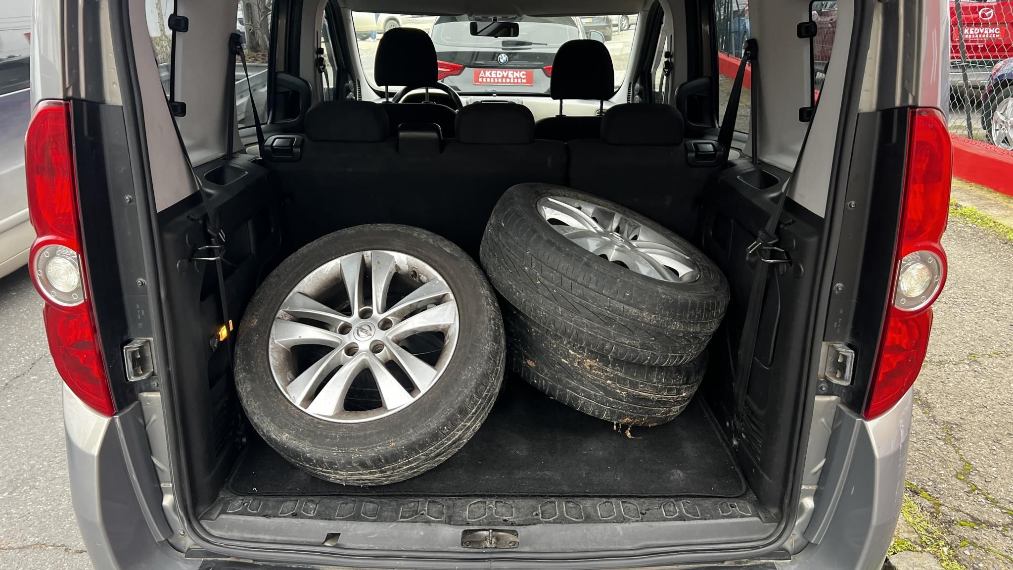 OPEL COMBO 1.6 CDTI L1H1 Enjoy 7 személyes. ülésfűtés. tempomat. digit klíma. tolatóradar