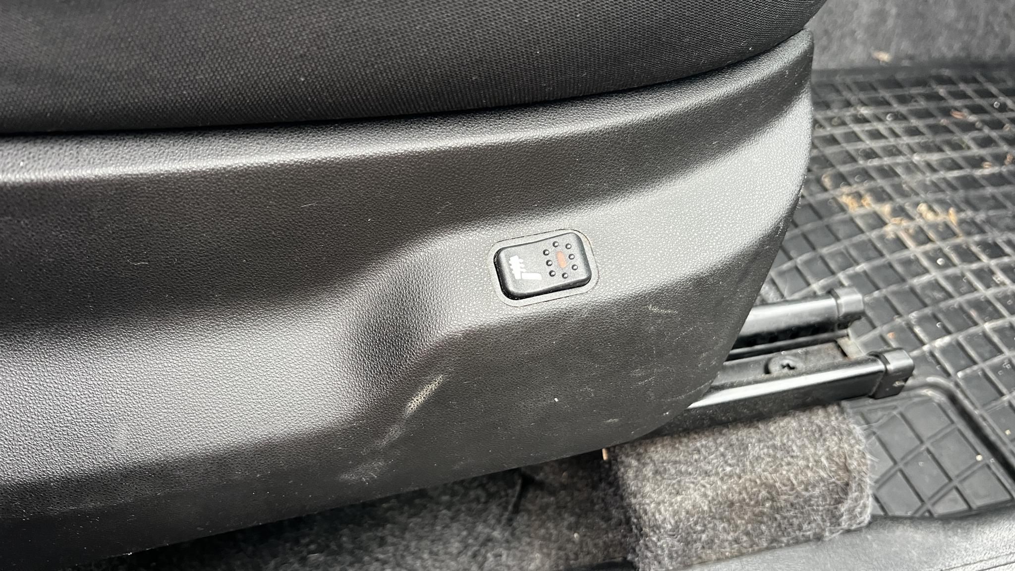 OPEL COMBO 1.6 CDTI L1H1 Enjoy 7 személyes. ülésfűtés. tempomat. digit klíma. tolatóradar