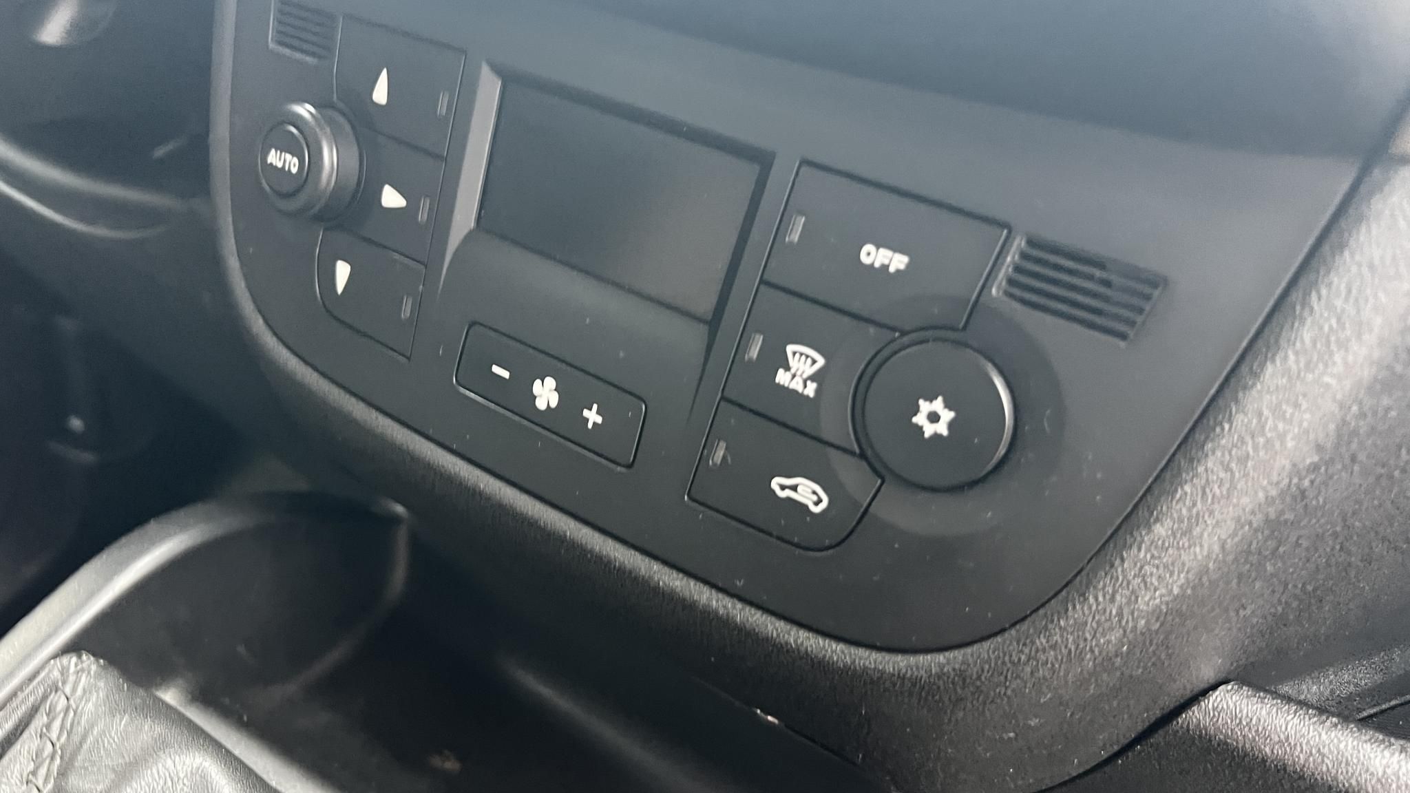 OPEL COMBO 1.6 CDTI L1H1 Enjoy 7 személyes. ülésfűtés. tempomat. digit klíma. tolatóradar