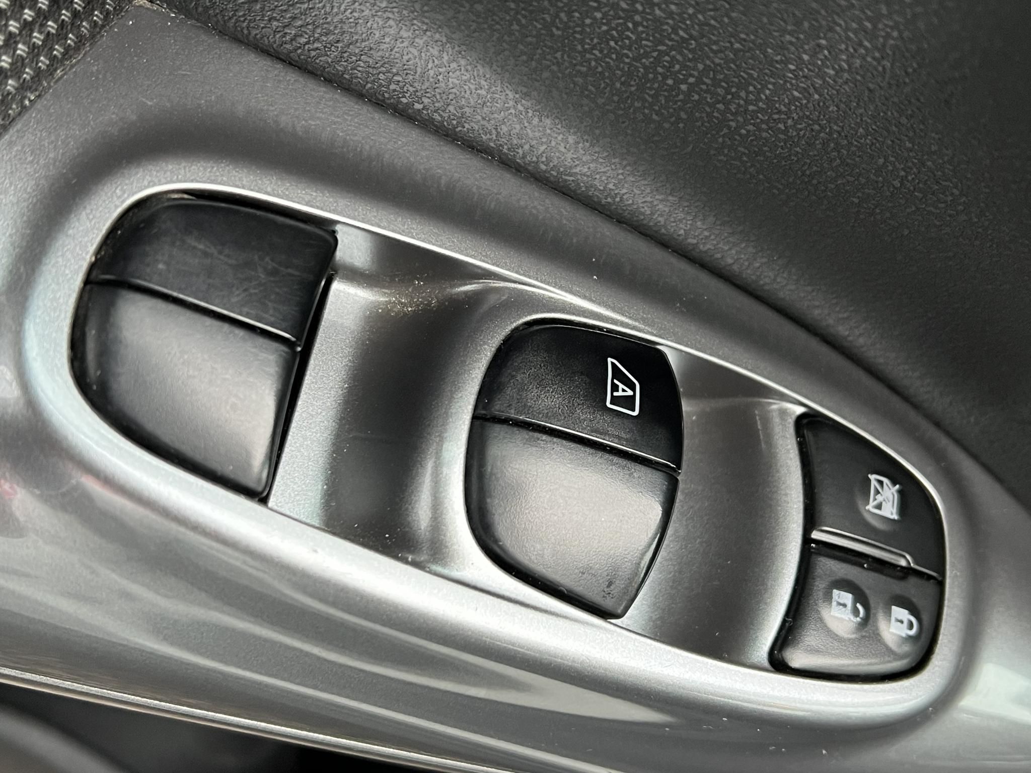 NISSAN JUKE 1.6 Acenta Klíma Navigáció Friss vizsga!