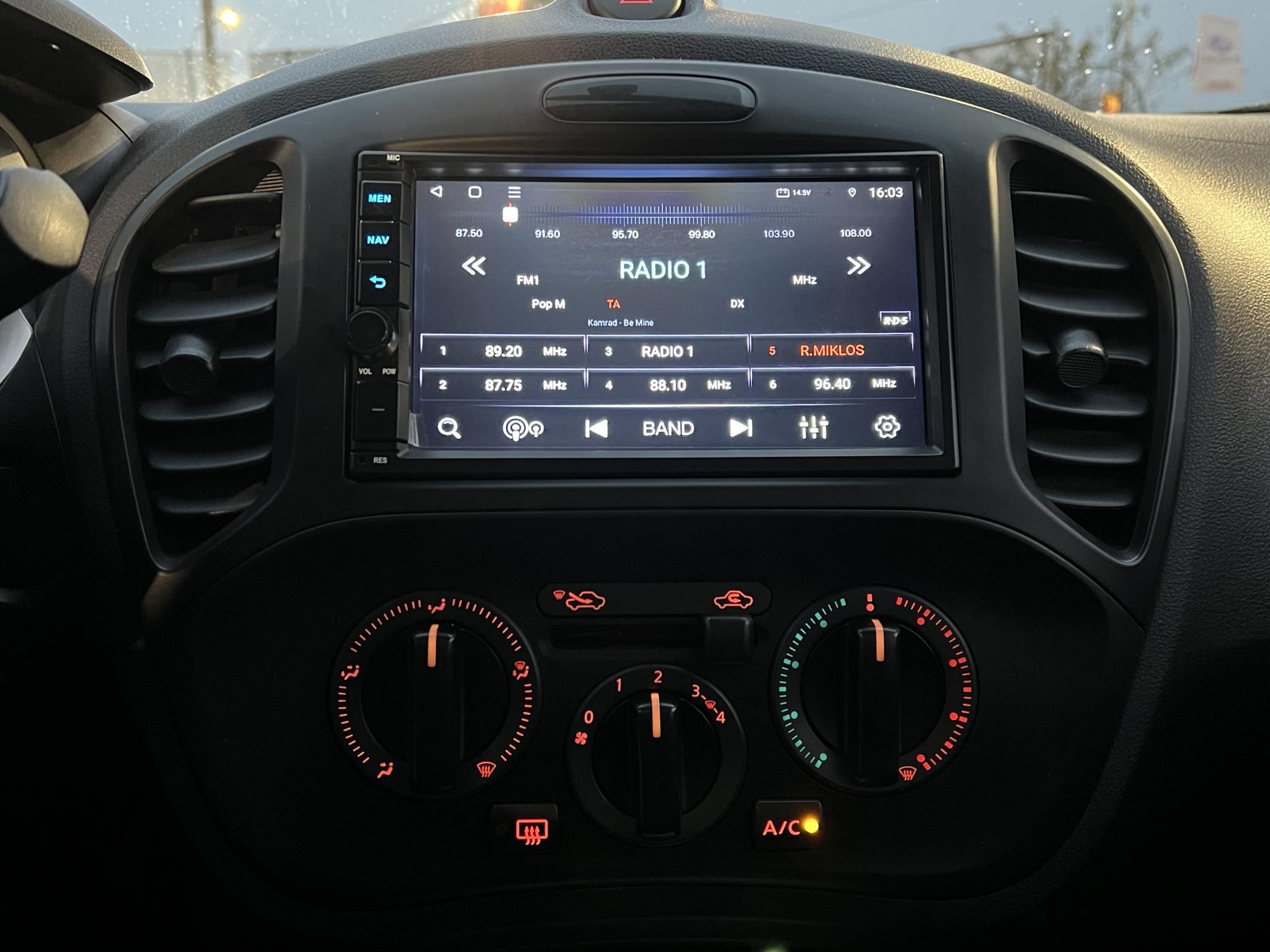 NISSAN JUKE 1.6 Acenta Klíma Navigáció Friss vizsga!