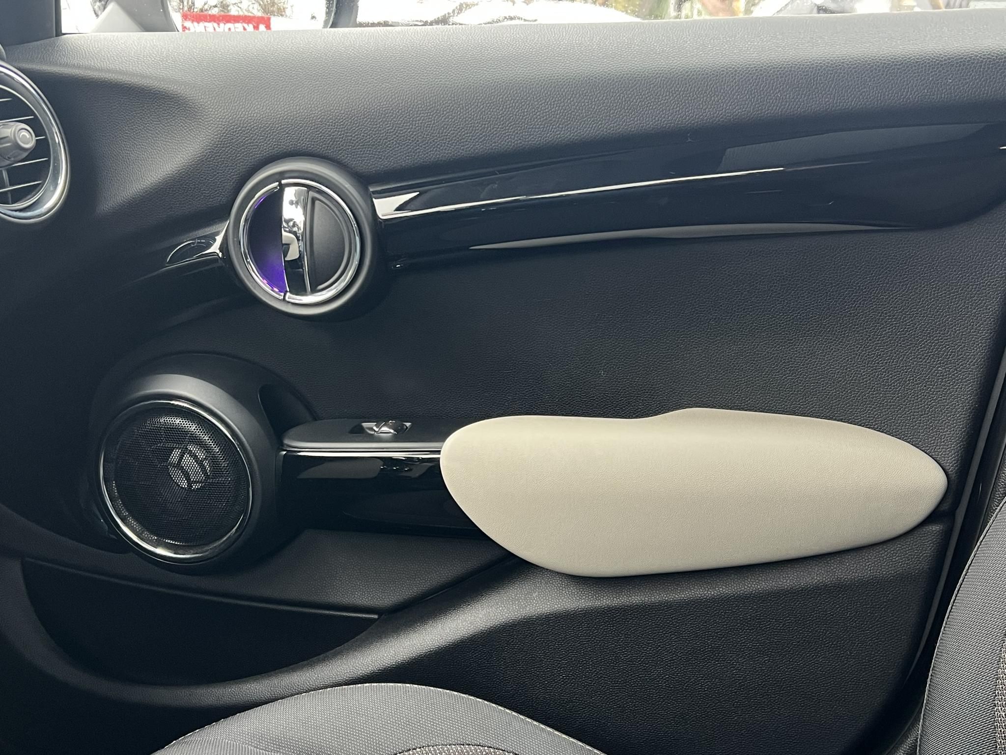 MINI COOPER 1.5 M.o.-i. 1.tul. Klíma Panoráma tető Harman/Kardon Téli/nyári garnitúra!