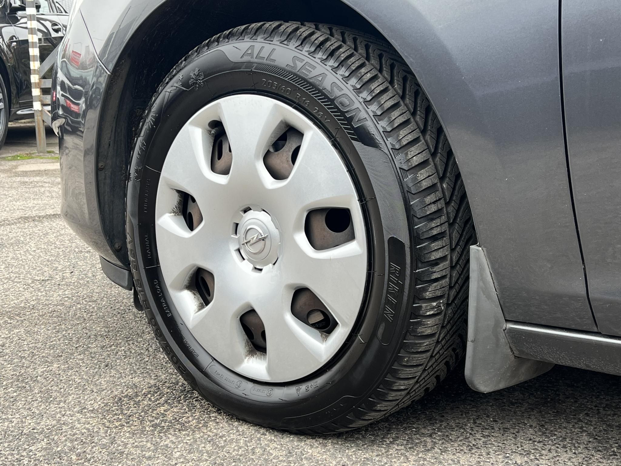 OPEL ASTRA J 1.7 CDTI Selection Klíma Tempomat Friss vizsga!