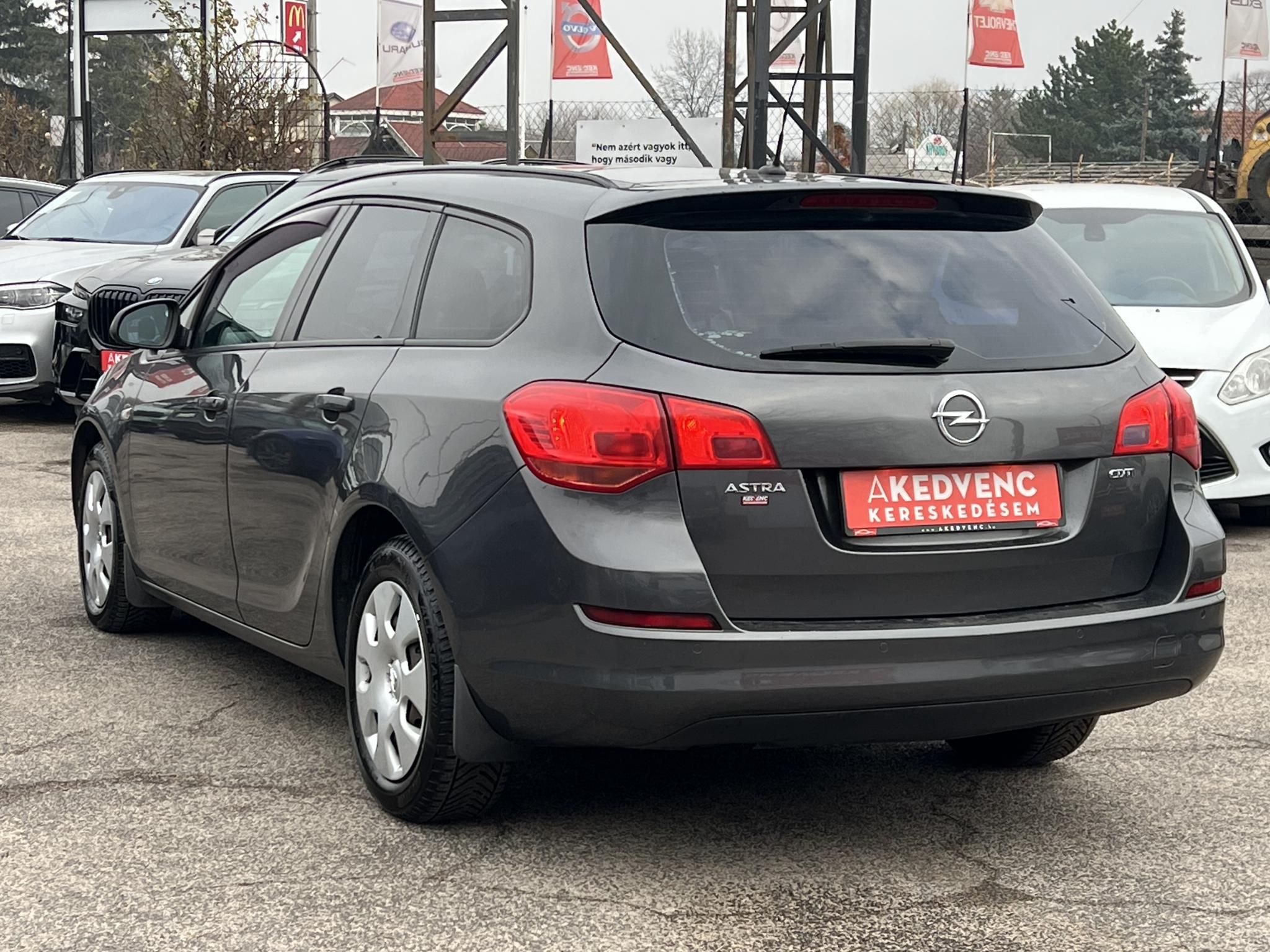 OPEL ASTRA J 1.7 CDTI Selection Klíma Tempomat Friss vizsga!