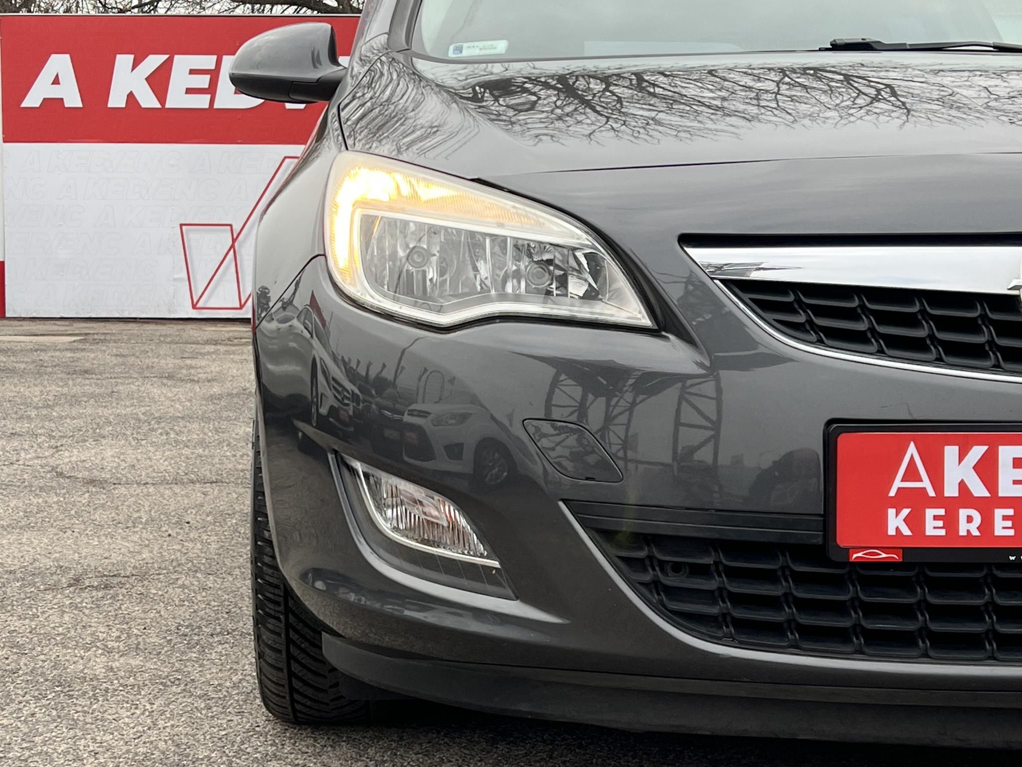 OPEL ASTRA J 1.7 CDTI Selection Klíma Tempomat Friss vizsga!
