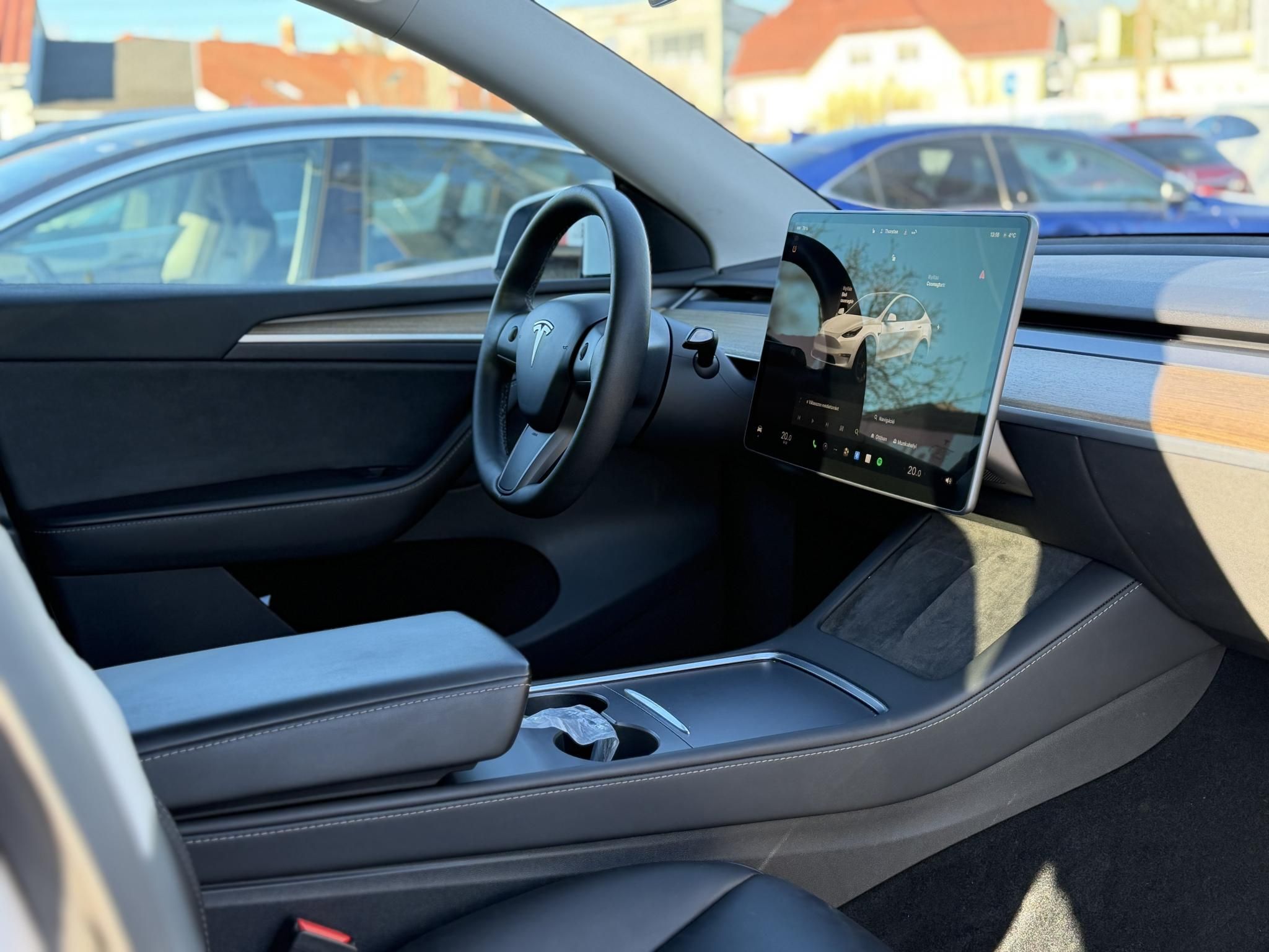 TESLA MODEL Y Long Range AWD (Automata) 72e km. AMD Ryzen. hőszivattyú. mátrix LED. garanciális!