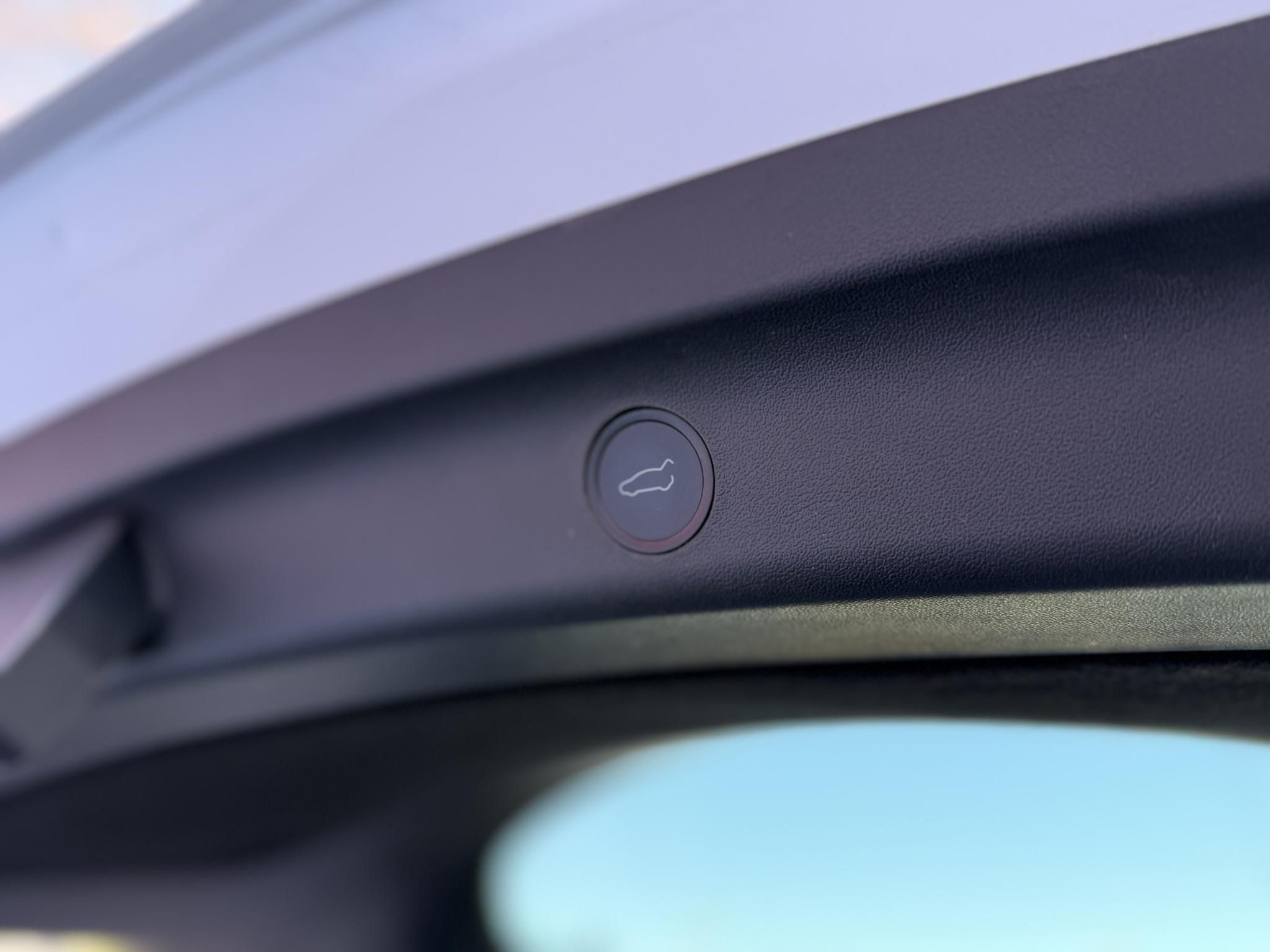 TESLA MODEL Y Long Range AWD (Automata) 72e km. AMD Ryzen. hőszivattyú. mátrix LED. garanciális!