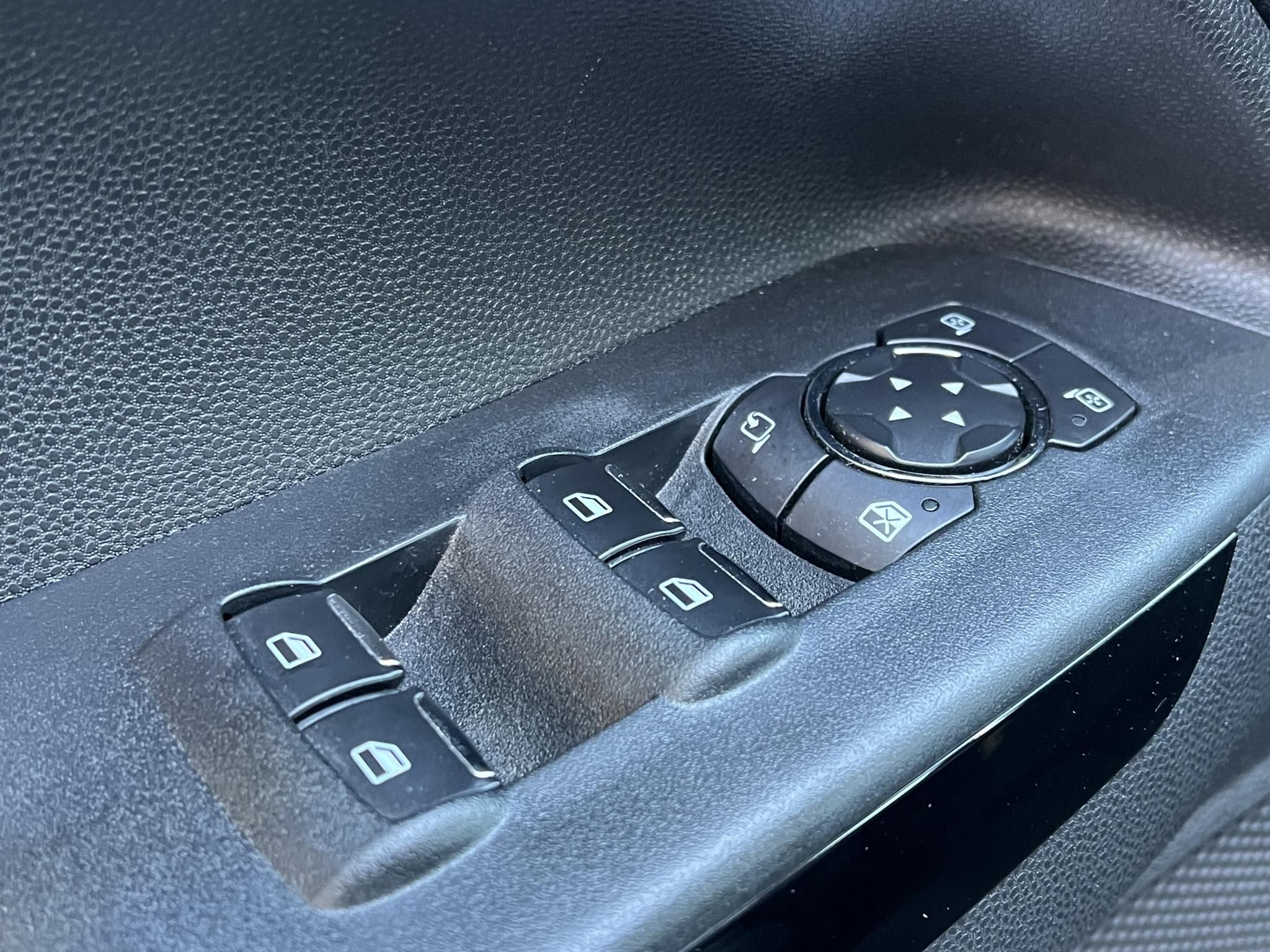 FORD ECOSPORT 1.0 EcoBoost Titanium Magyarországi 42e km Gyári garanciával!