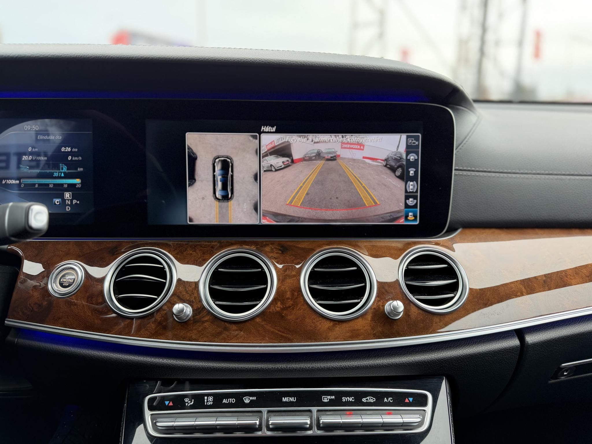 MERCEDES-BENZ E 220 d 9G-TRONIC Megkímélt állapot. LED Holttér HUD Carplay Fakormány 360kamera