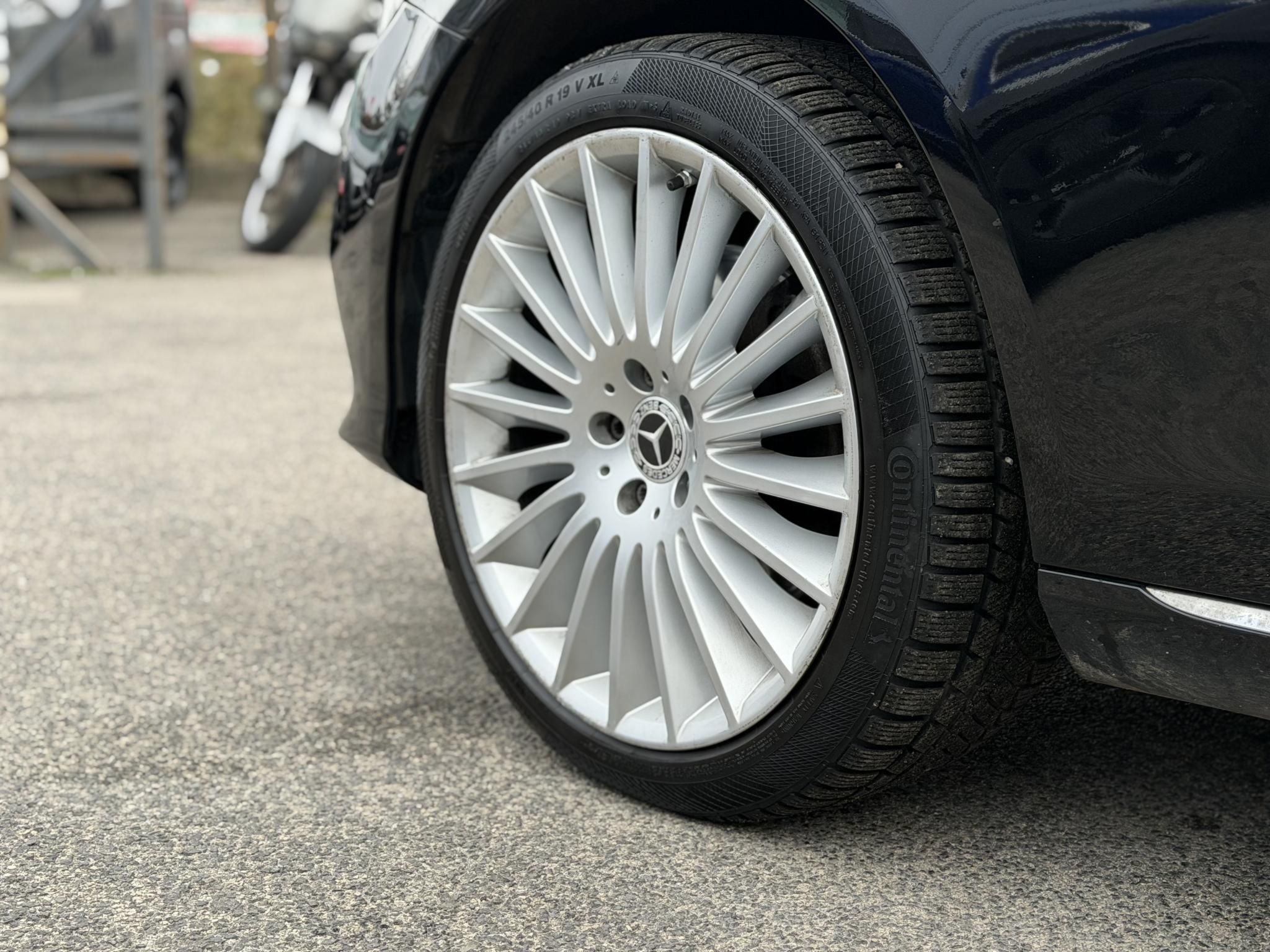 MERCEDES-BENZ E 220 d 9G-TRONIC Megkímélt állapot. LED Holttér HUD Carplay Fakormány 360kamera