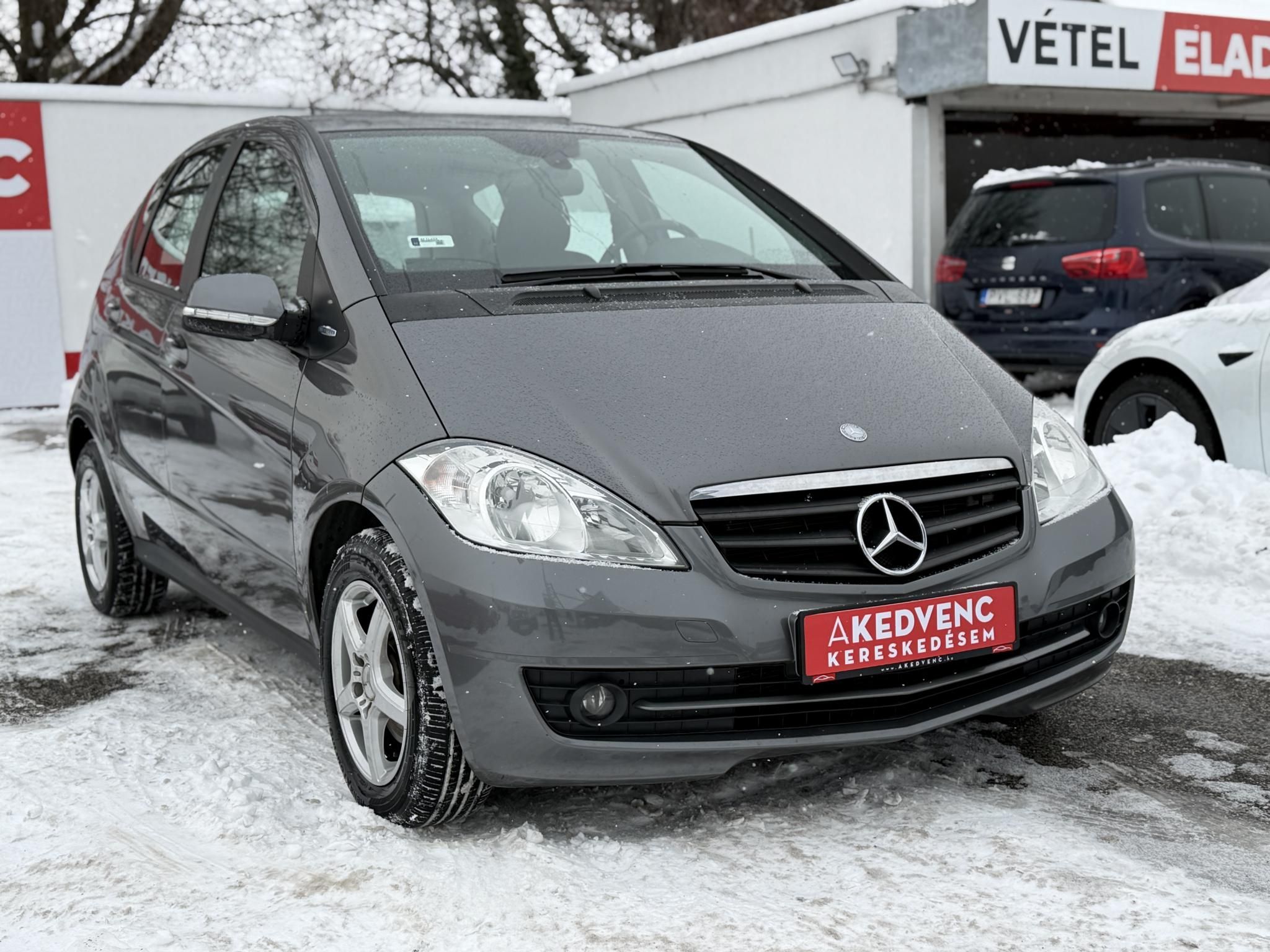 MERCEDES-BENZ A 180 BlueEFFICIENCY Elegance EURO5 156e km. megkímélt állapot. klíma ülésfűtés 2 gyári kulcs